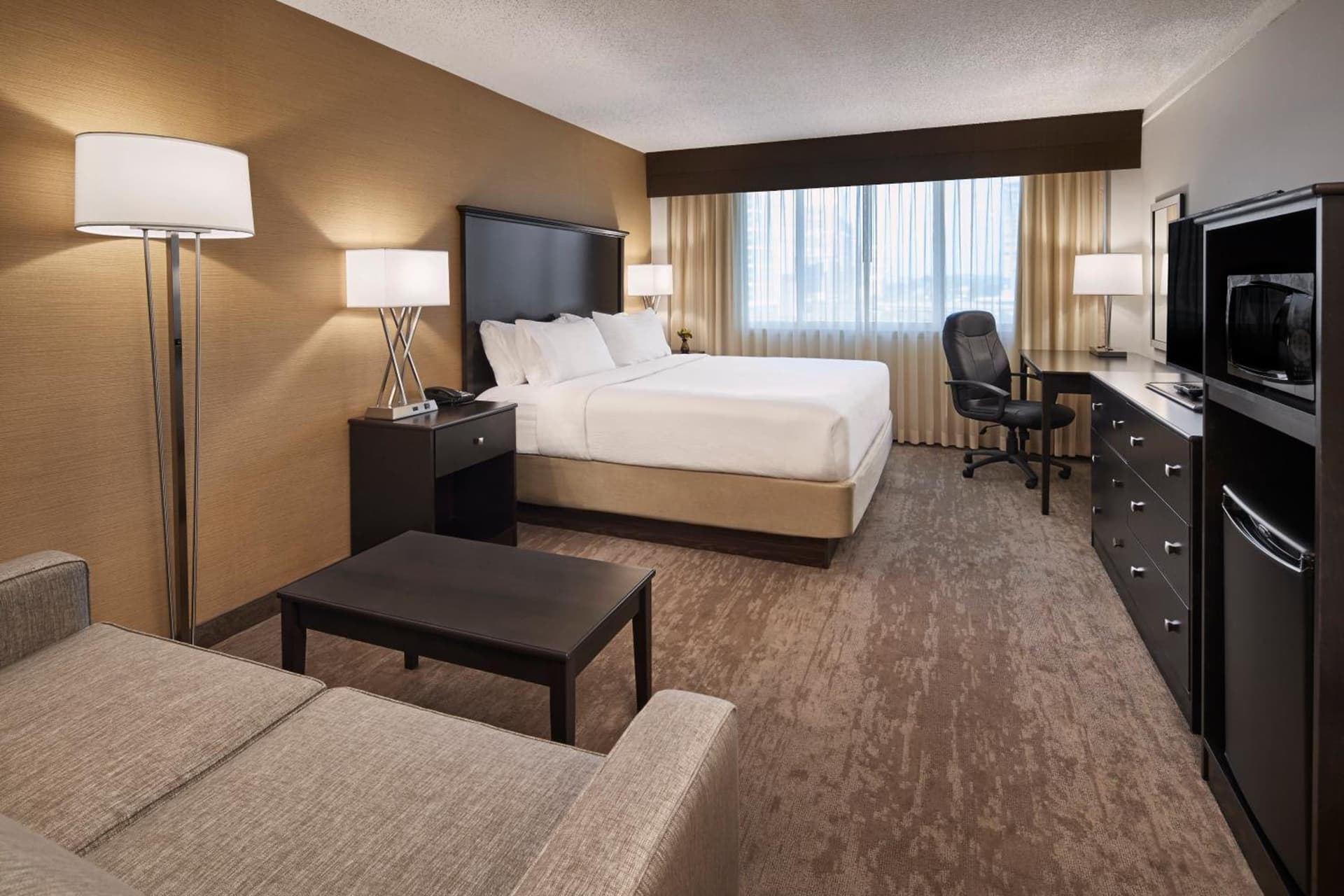 Holiday Inn Alexandria at Carlyle by IHG gallery photo in Alexandria, VA — image 12