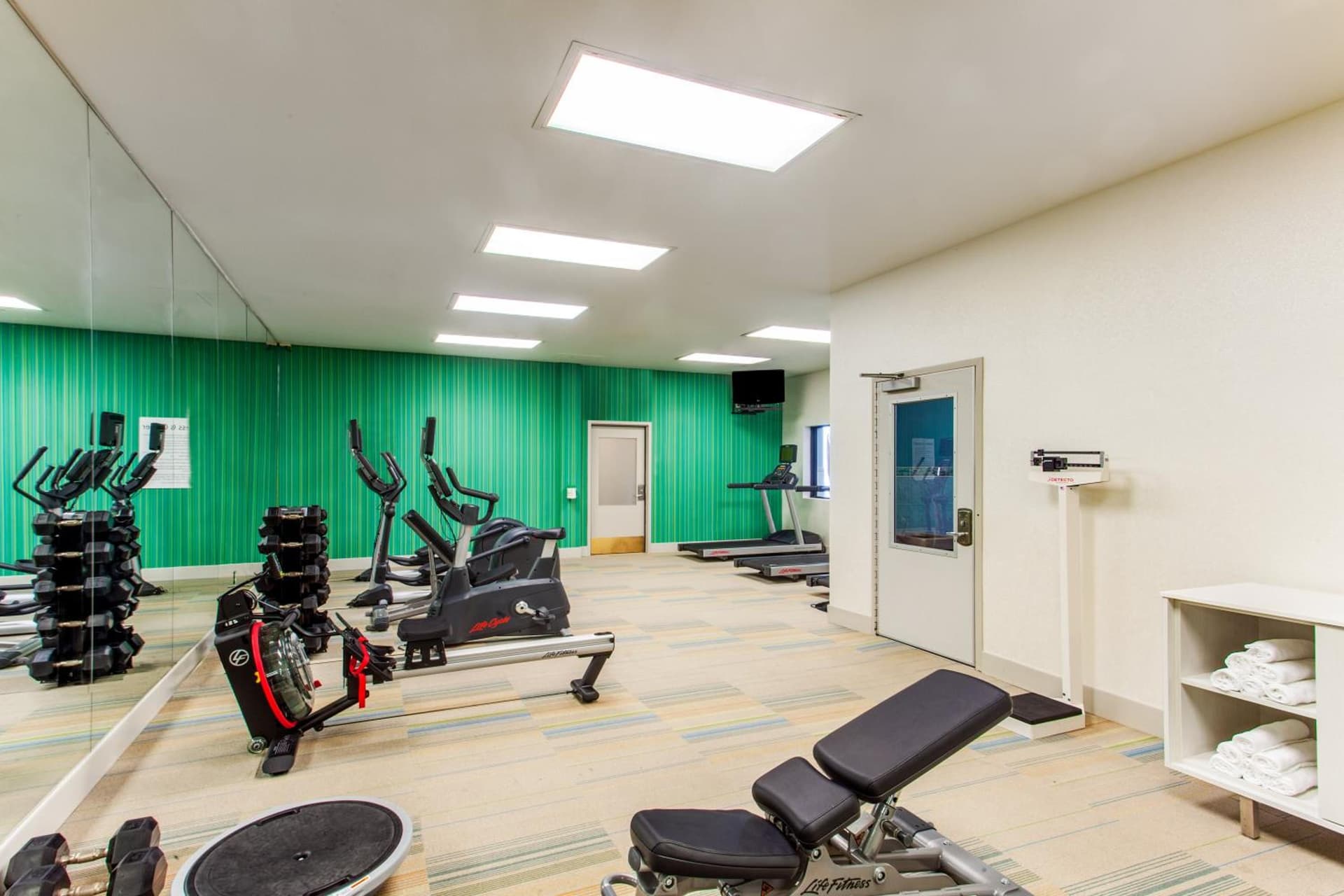 Holiday Inn Express Hauppauge-Long Island by IHG gallery photo in Hauppauge, NY — image 50