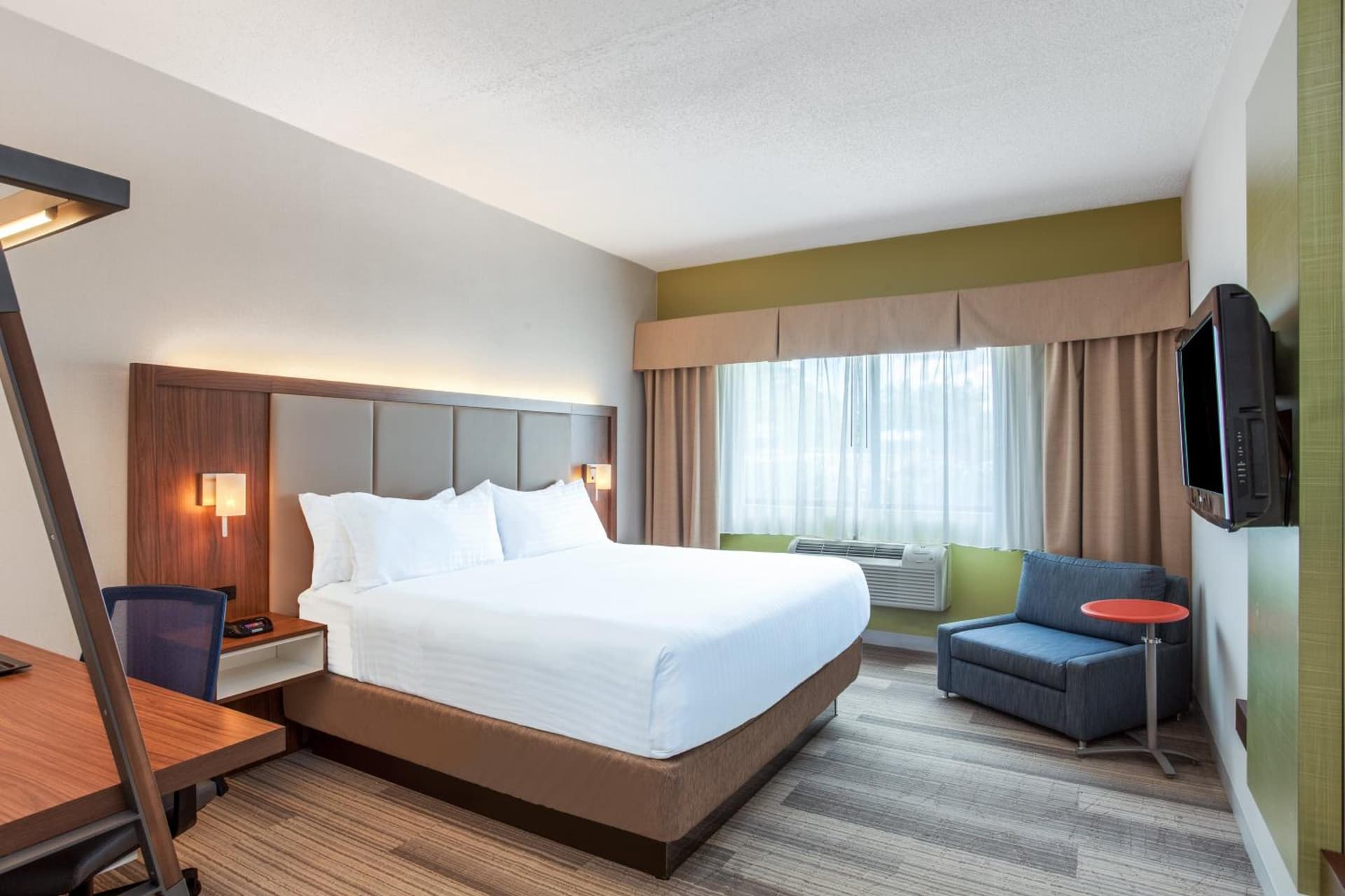 Holiday Inn Express Hauppauge-Long Island by IHG gallery photo in Hauppauge, NY — image 43