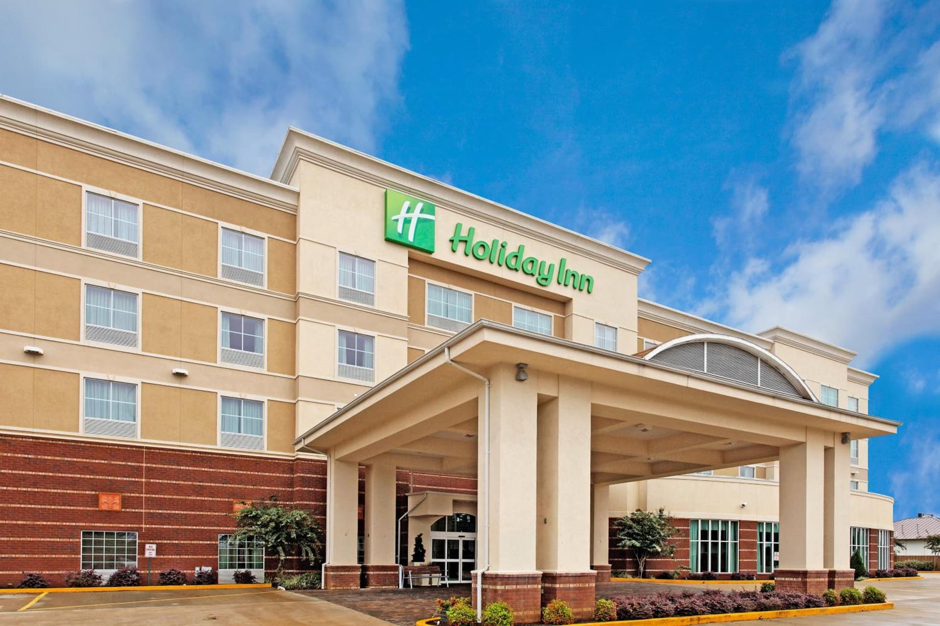 Holiday Inn Hotels Batesville by IHG featured exterior or lobby in Batesville, MS — similar hotel