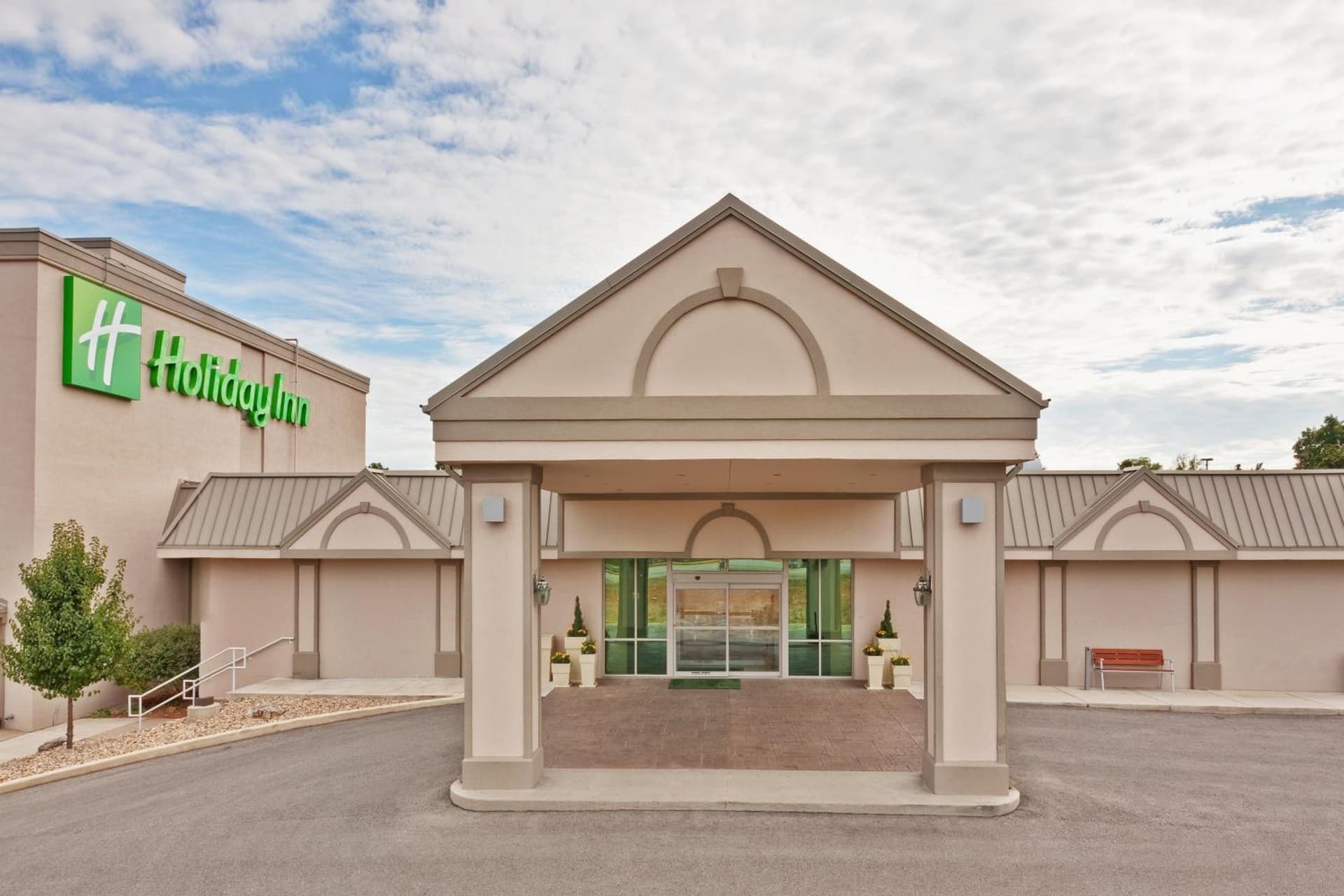 Holiday Inn Bloomington-University Area by IHG property views in Bloomington, IN — gallery photo 3