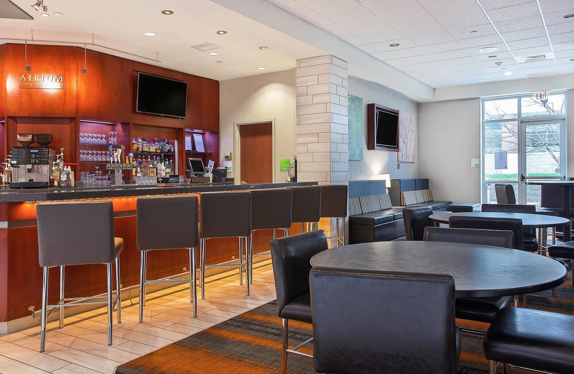 Holiday Inn University Plaza-Bowling Green by IHG gallery photo in Bowling Green, KY — image 47