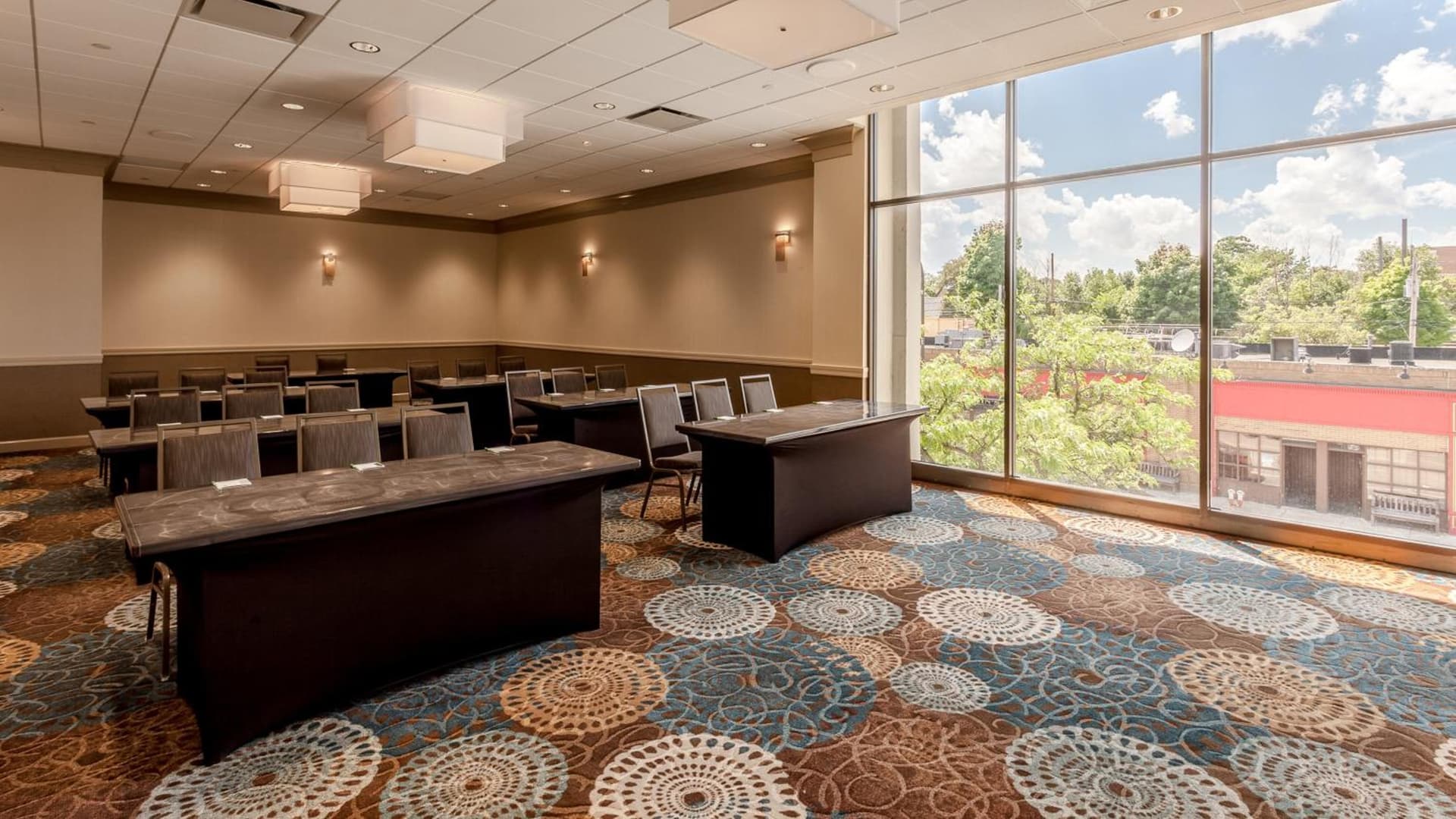 Holiday Inn Chicago North-Evanston by IHG interior in Evanston, IL — gallery photo 2