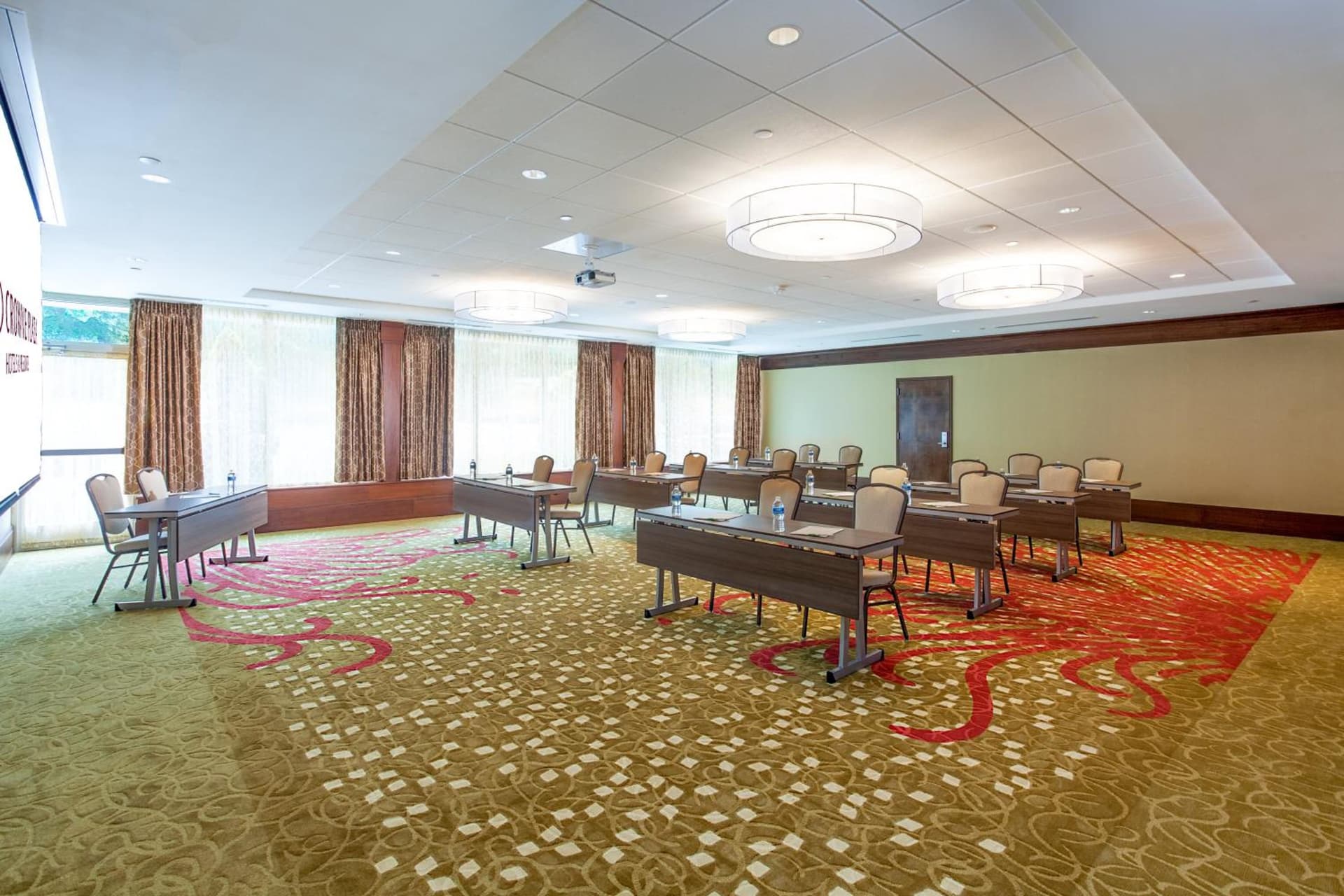Holiday Inn Charlottesville-Monticello by IHG gallery photo in Charlottesville, VA — image 23