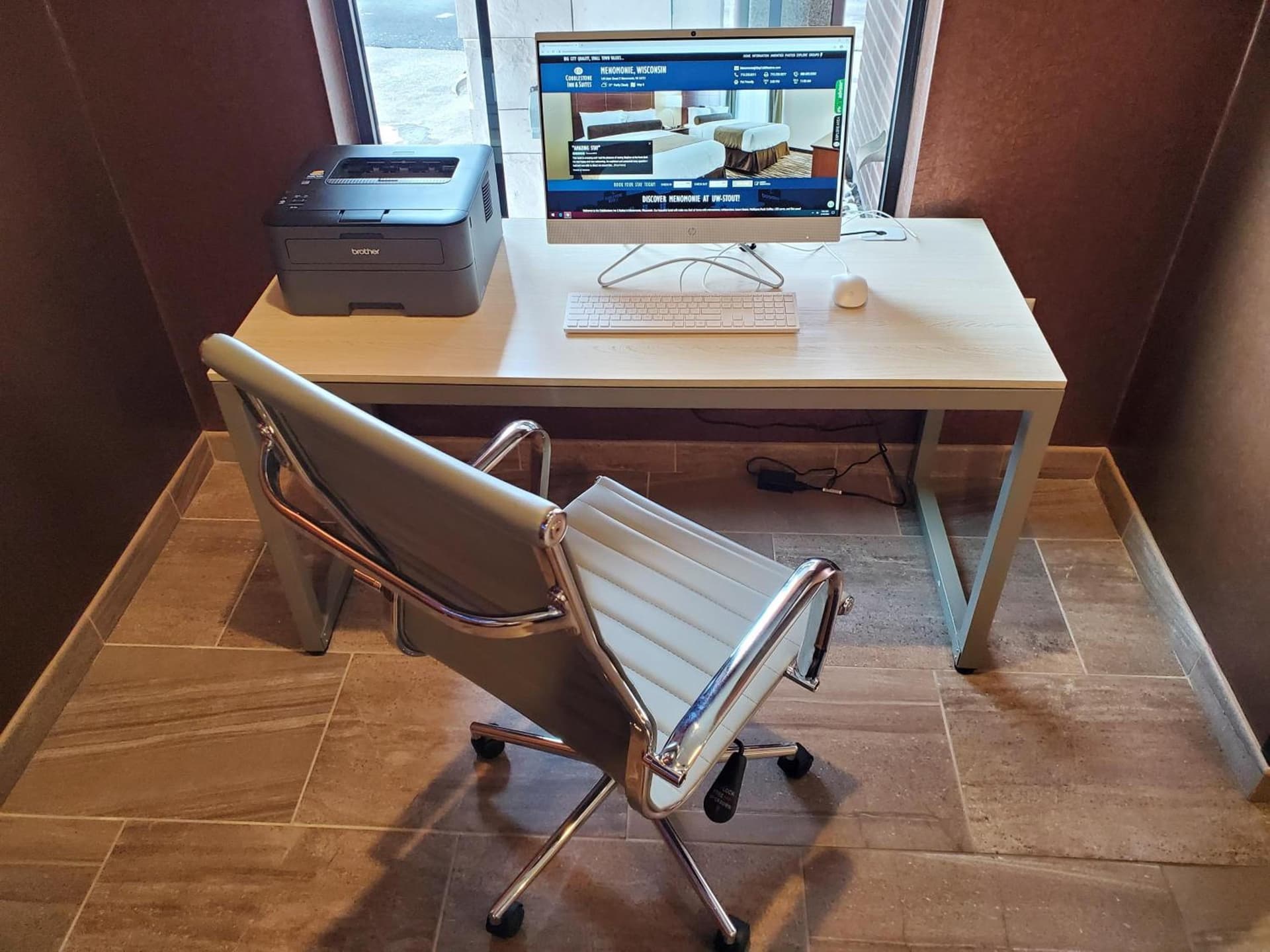 Cobblestone Inn & Suites - Menomonie/UW-Stout interior in Menomonie, WI — gallery photo 2