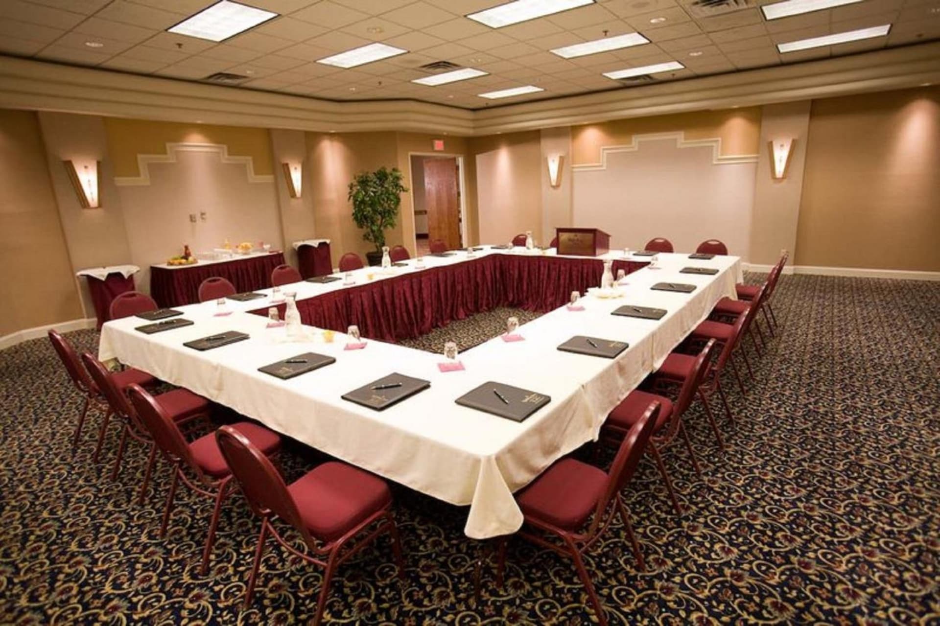Wyndham Executive Center Columbia gallery photo in Columbia, MO — image 46
