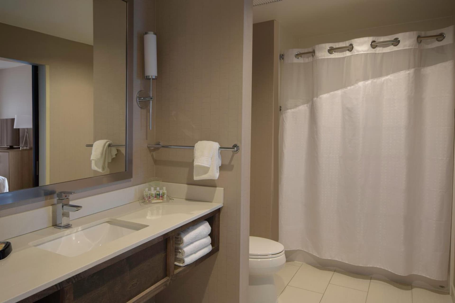 Holiday Inn Cincinnati North West Chester by IHG gallery photo in West Chester, OH — image 17