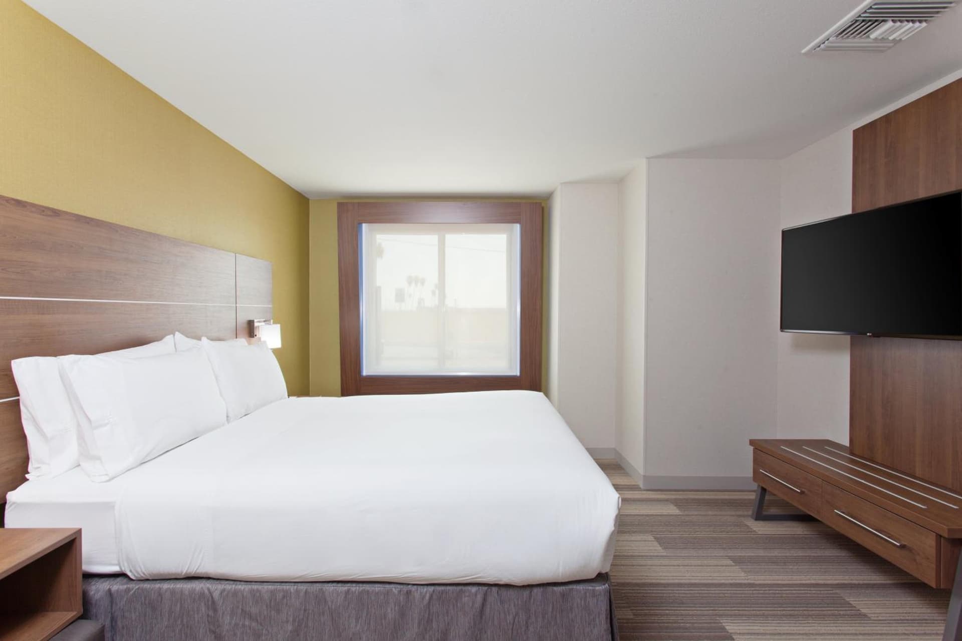 Holiday Inn Express & Suites Pasadena - Los Angeles by IHG gallery photo in Pasadena, CA — image 42