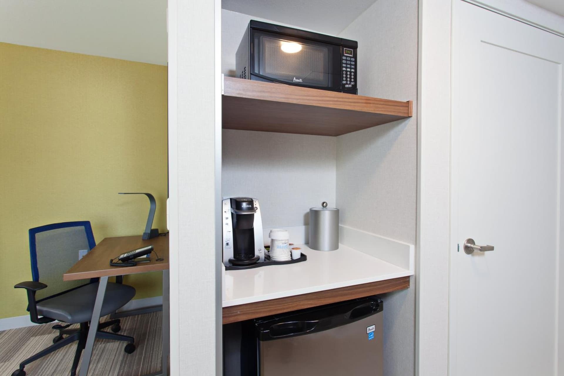 Holiday Inn Express & Suites Pasadena - Los Angeles by IHG gallery photo in Pasadena, CA — image 51
