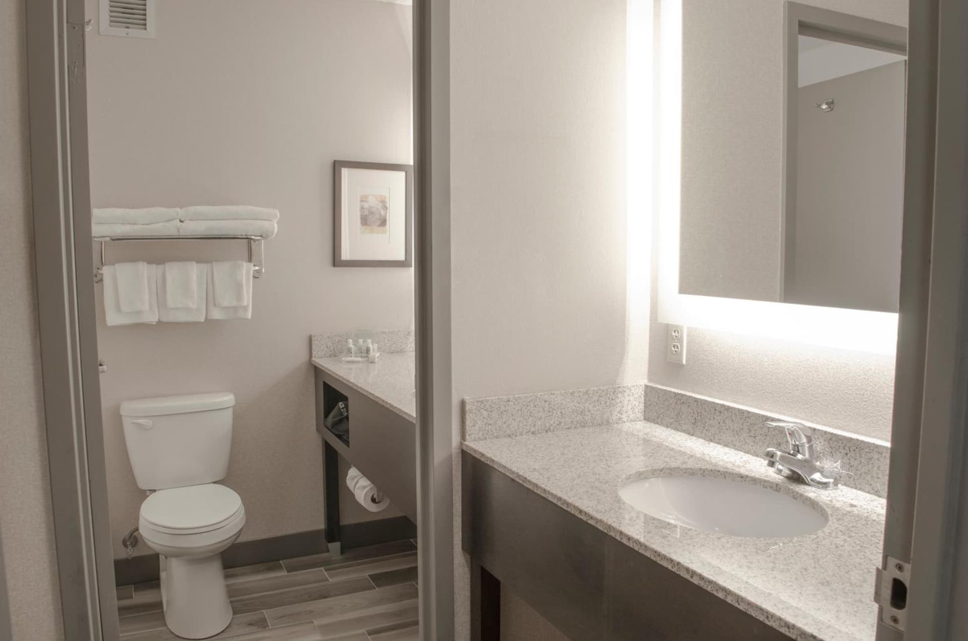Holiday Inn Fargo by IHG gallery photo in Fargo, ND — image 68