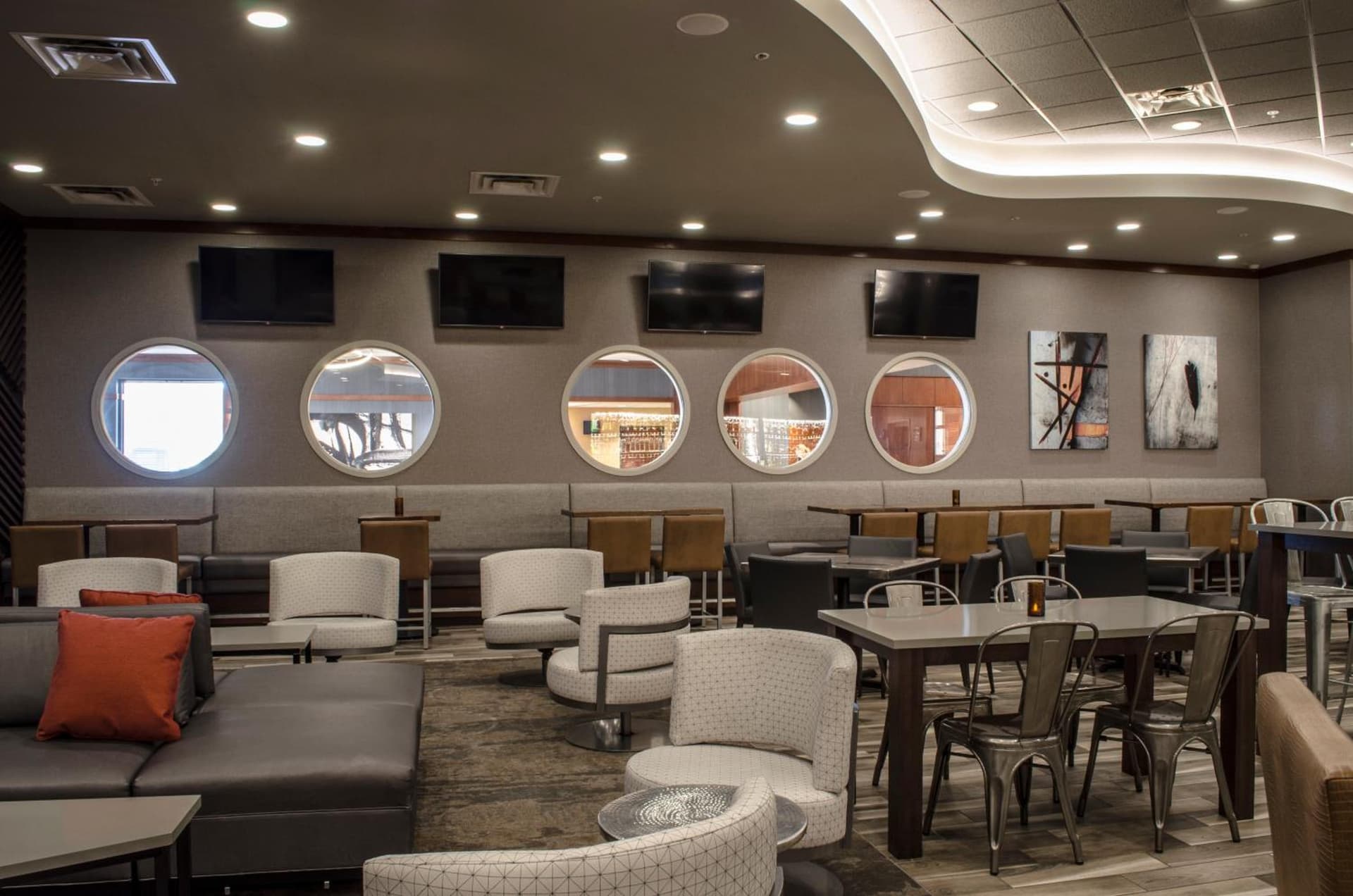 Holiday Inn Fargo by IHG property views in Fargo, ND — gallery photo 3