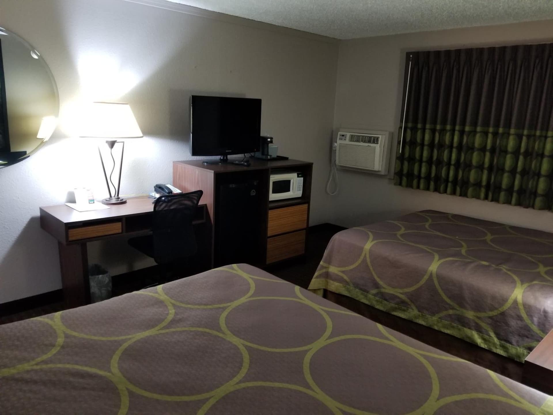Super 8 by Wyndham Bismarck gallery photo in Bismarck, ND — image 26
