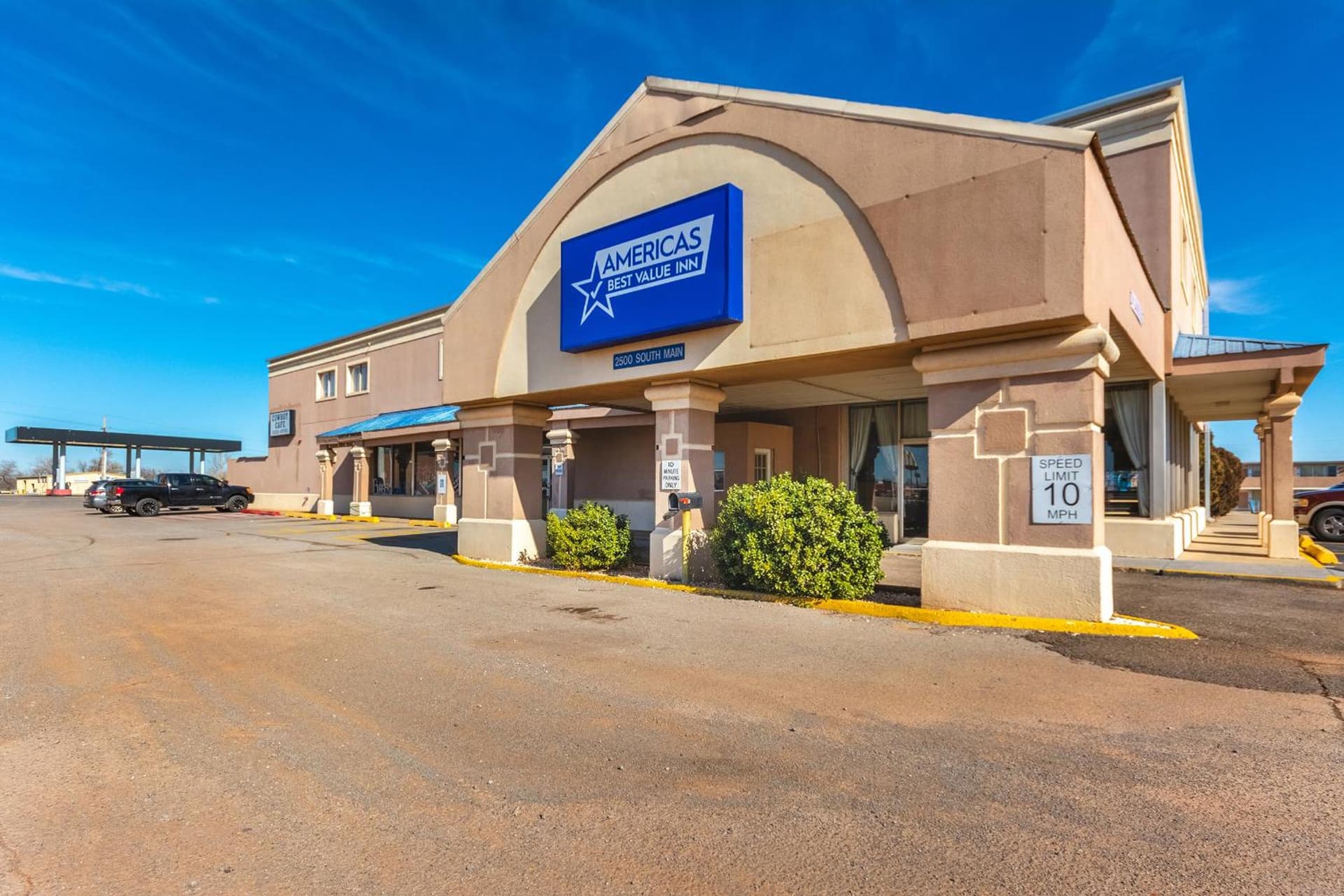 Americas Best Value Inn of Elk City property views in Elk City, OK — gallery photo 3