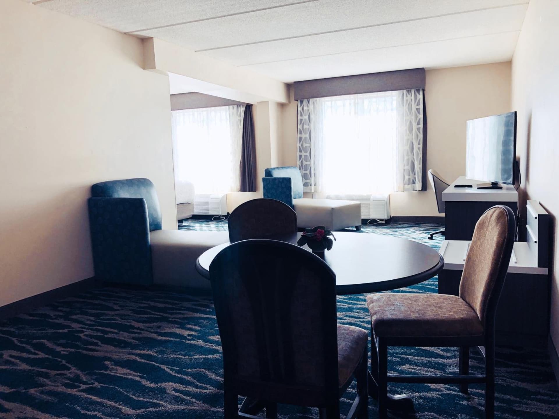 Comfort Inn & Suites Greenville Near East Carolina University gallery photo in Greenville, NC — image 6