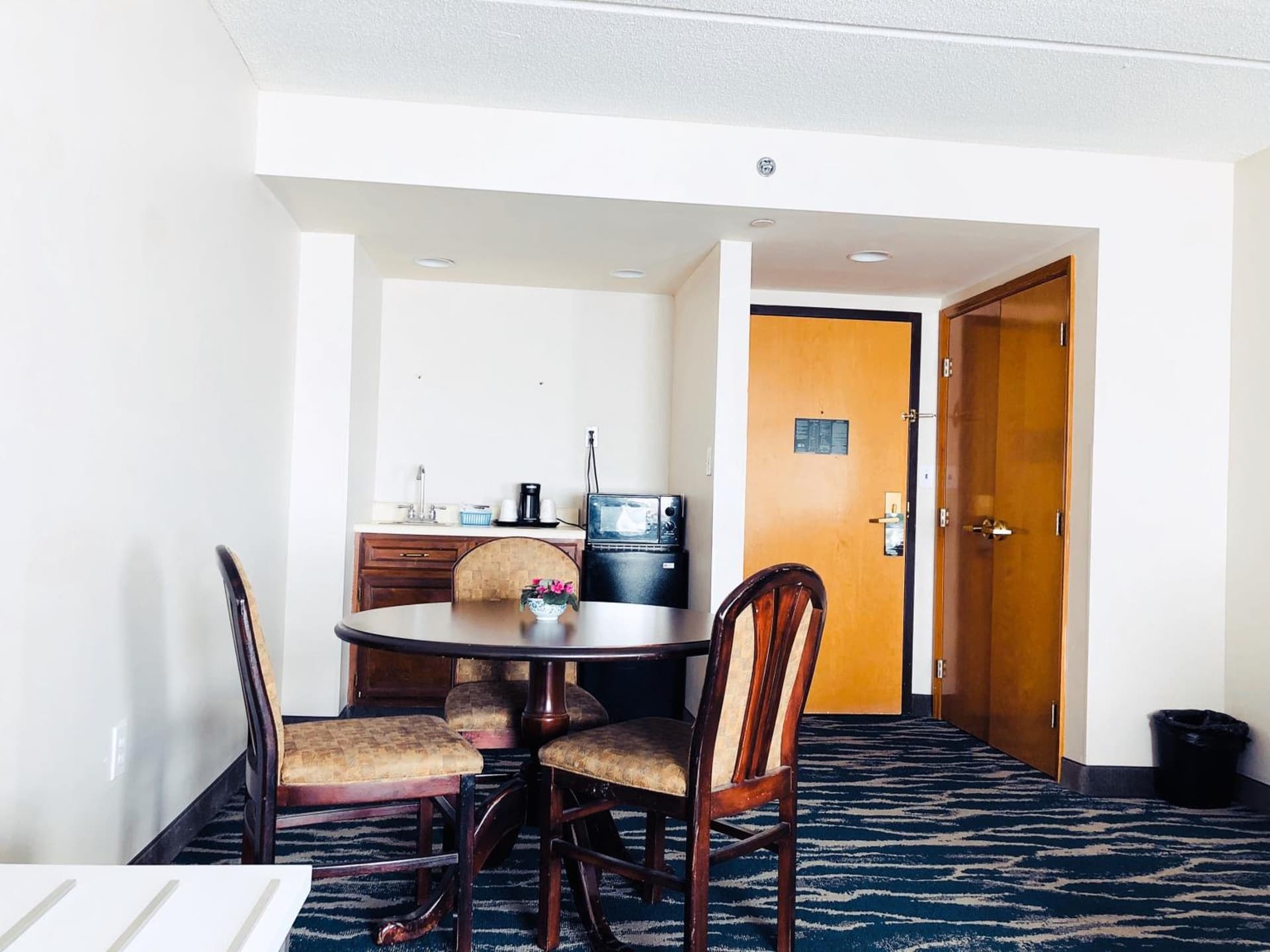 Comfort Inn & Suites Greenville Near East Carolina University gallery photo in Greenville, NC — image 7