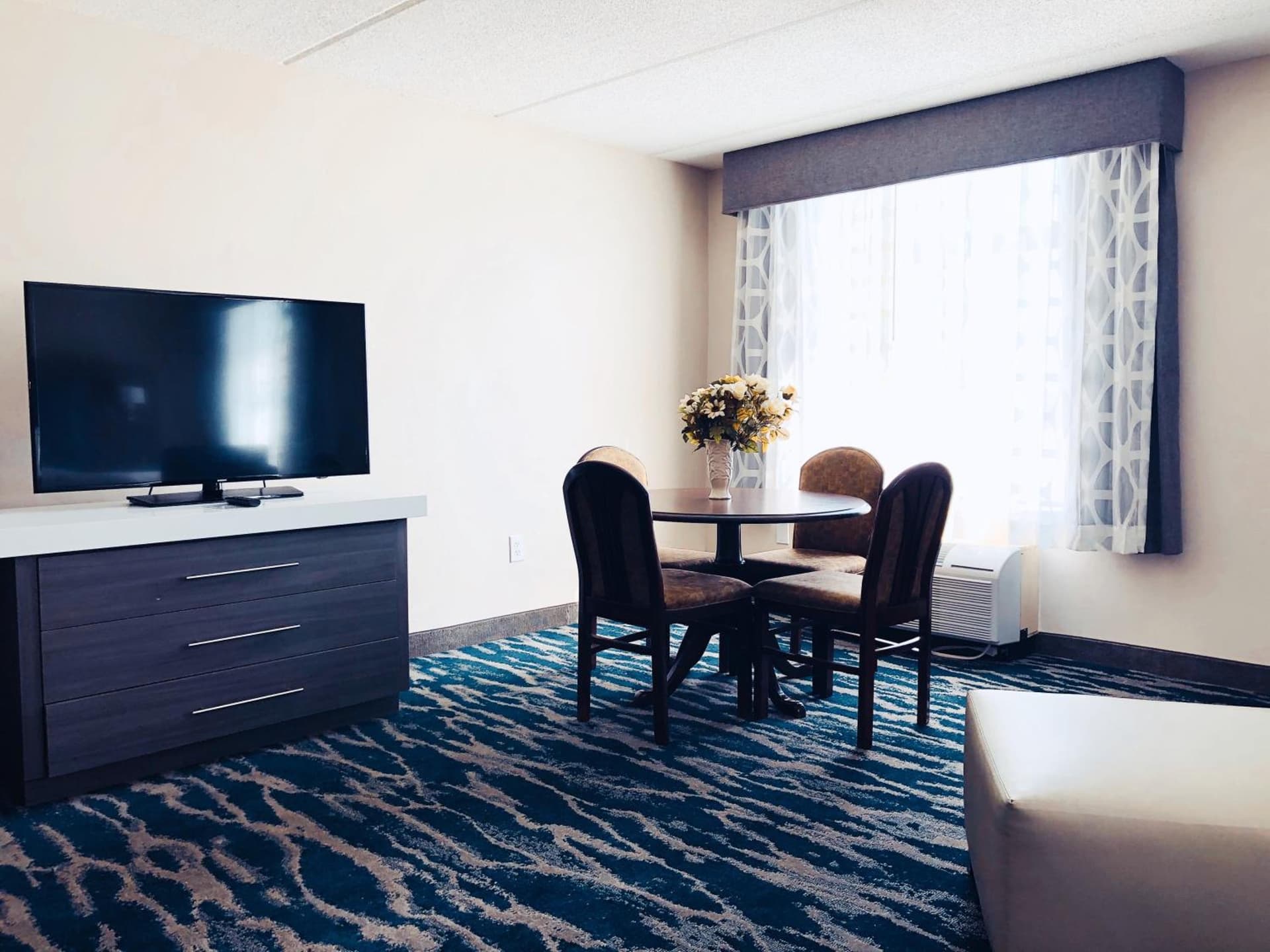 Comfort Inn & Suites Greenville Near East Carolina University gallery photo in Greenville, NC — image 45