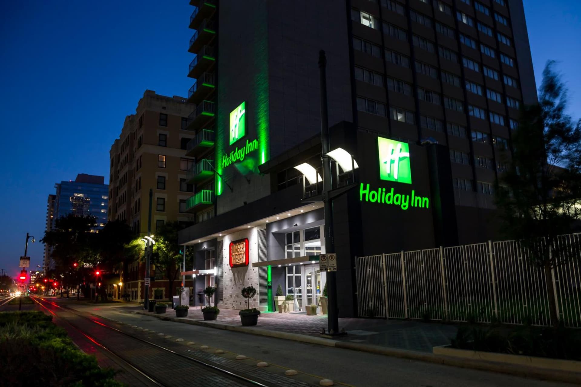 Holiday Inn Houston Downtown by IHG exterior or lobby in Houston, TX — main listing photo