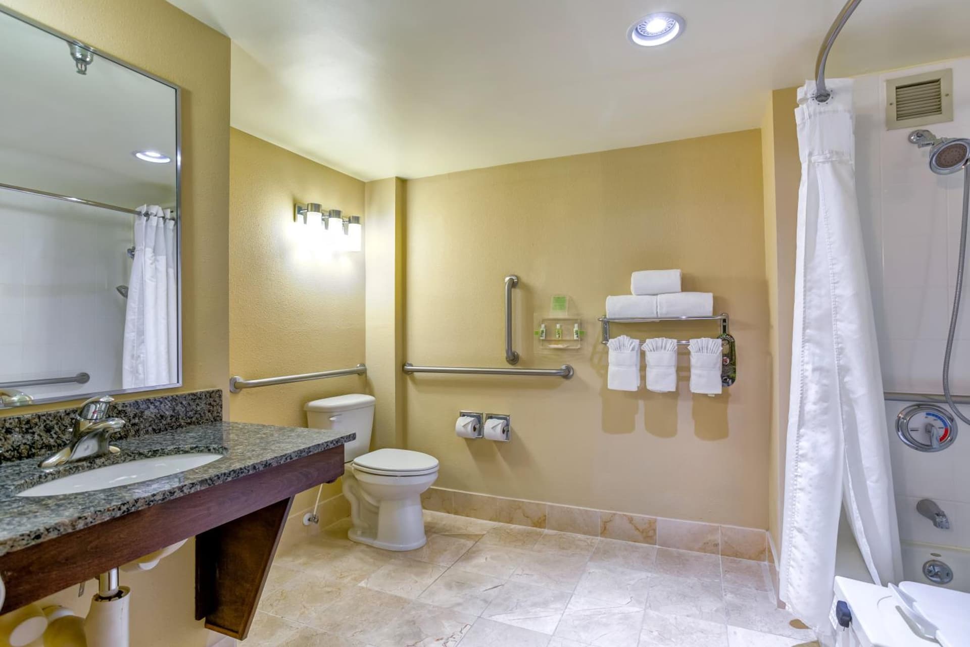 Holiday Inn Indianapolis North-Carmel by IHG gallery photo in Carmel, IN — image 11