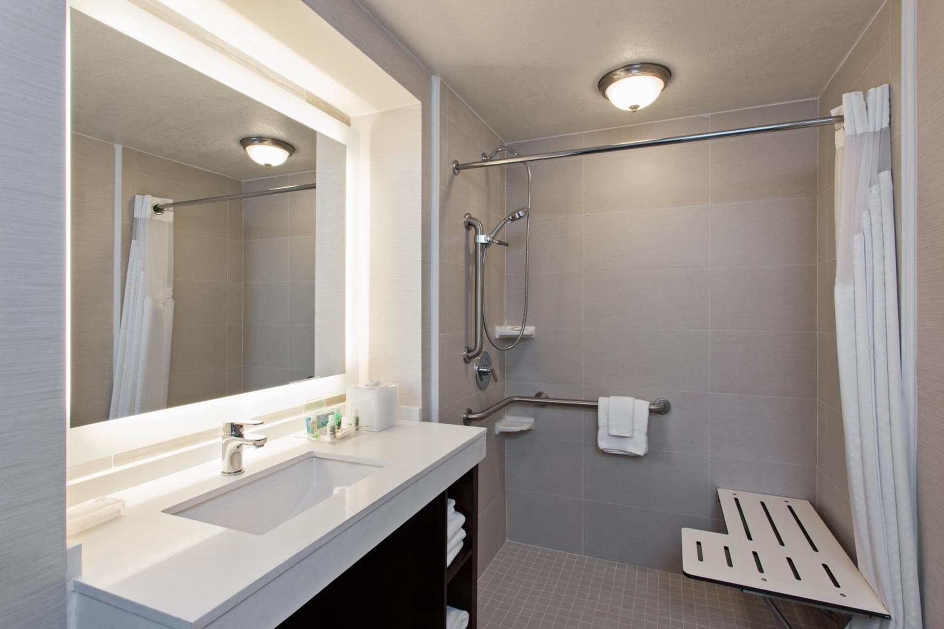 Holiday Inn Long Beach - Airport by IHG gallery photo in Long Beach, CA — image 31