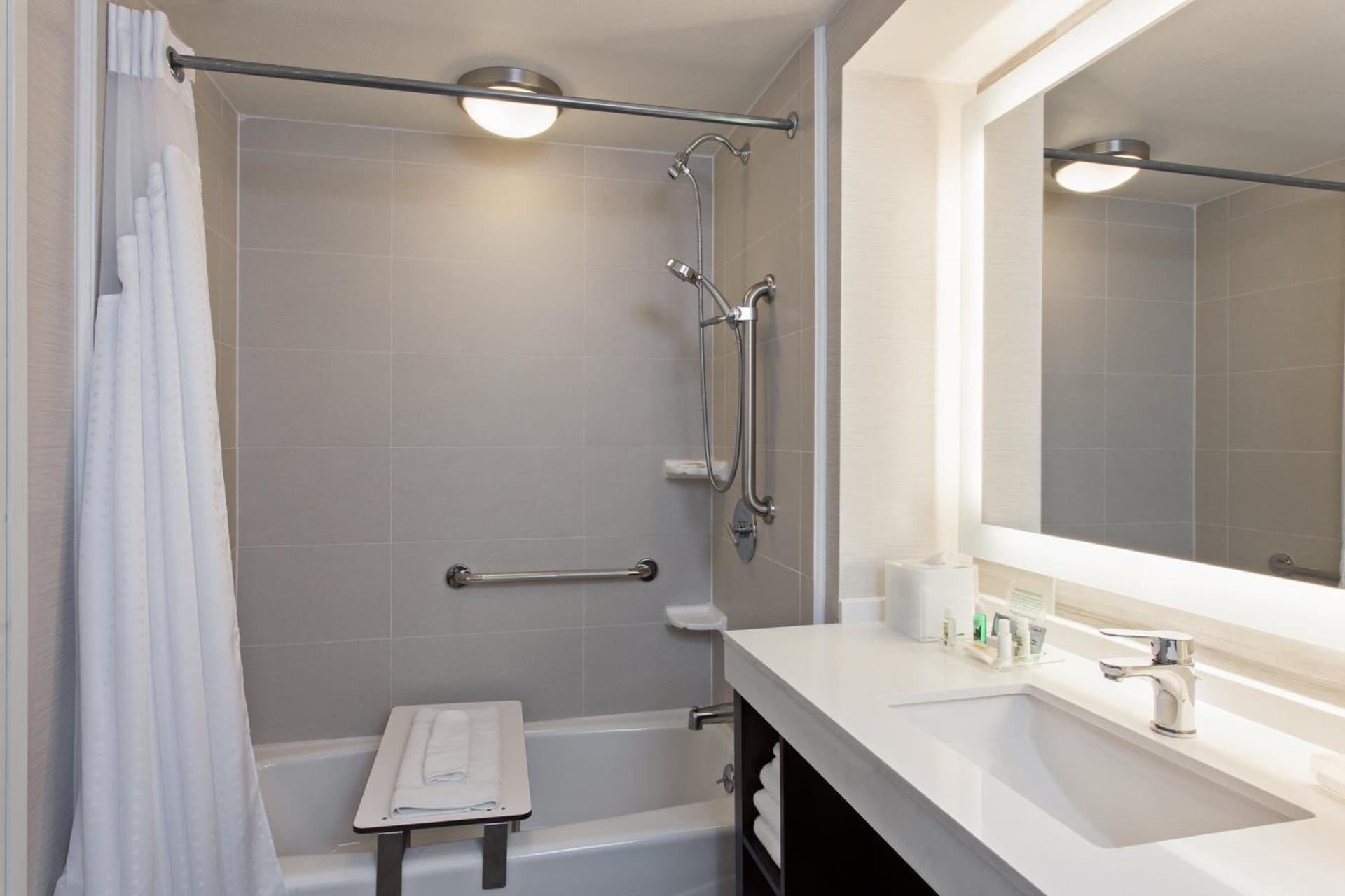Holiday Inn Long Beach - Airport by IHG gallery photo in Long Beach, CA — image 23