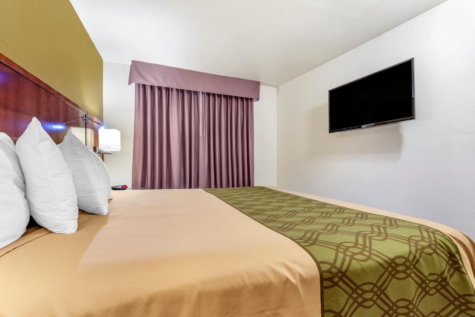 Rose City Inn & Suites gallery photo in Tyler, TX — image 23