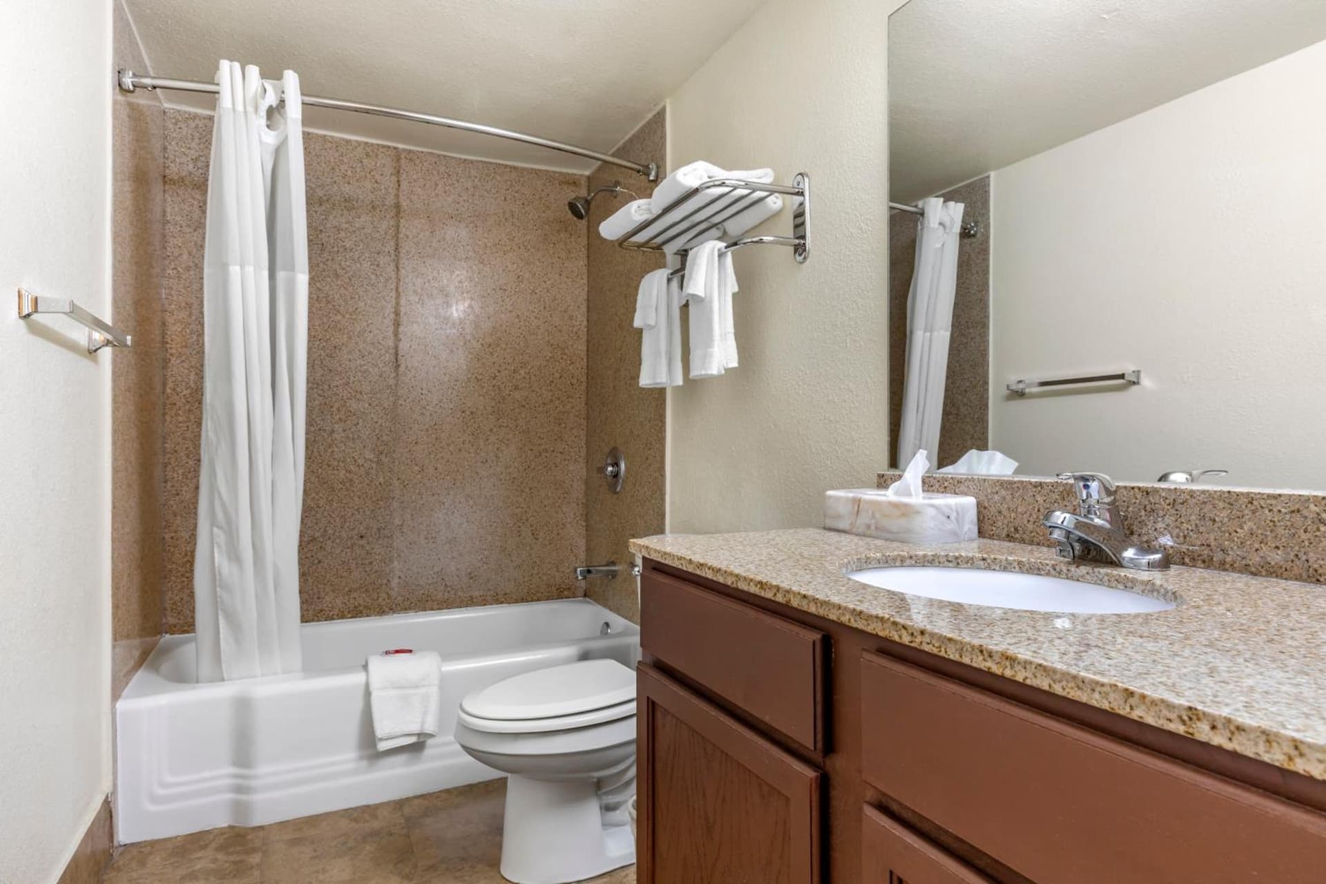 Rose City Inn & Suites gallery photo in Tyler, TX — image 25