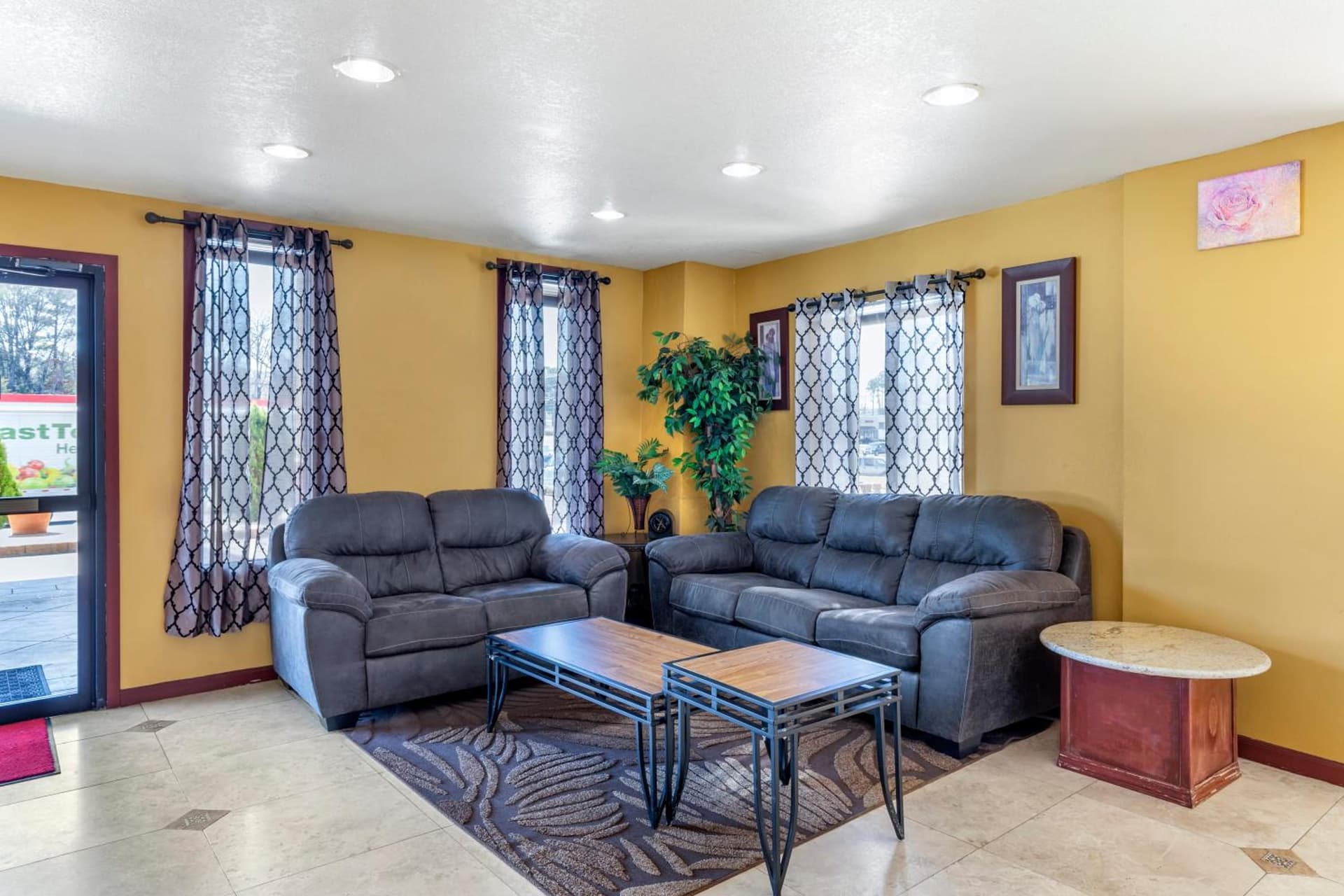 Rose City Inn & Suites gallery photo in Tyler, TX — image 22