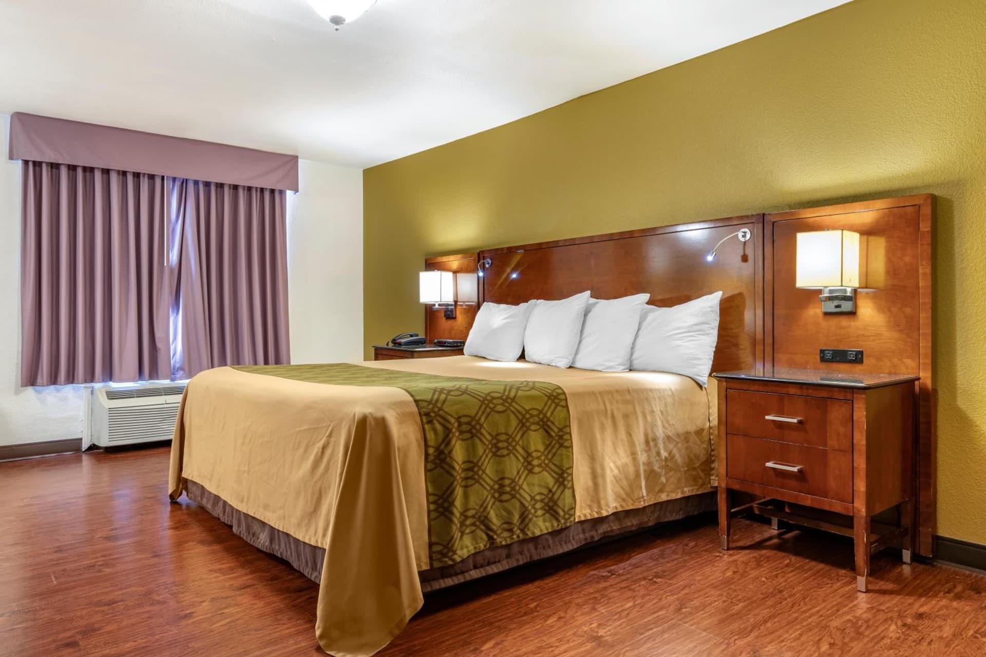 Rose City Inn & Suites gallery photo in Tyler, TX — image 13