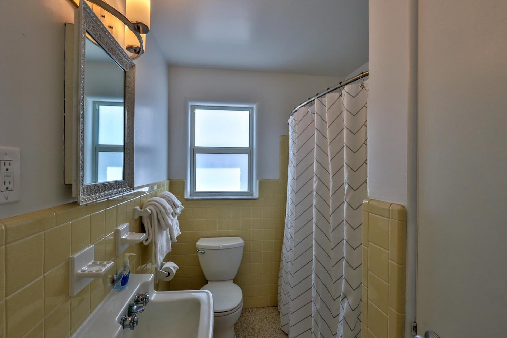 Ocean Eleven Suites property views in New Smyrna Beach, FL — gallery photo 3