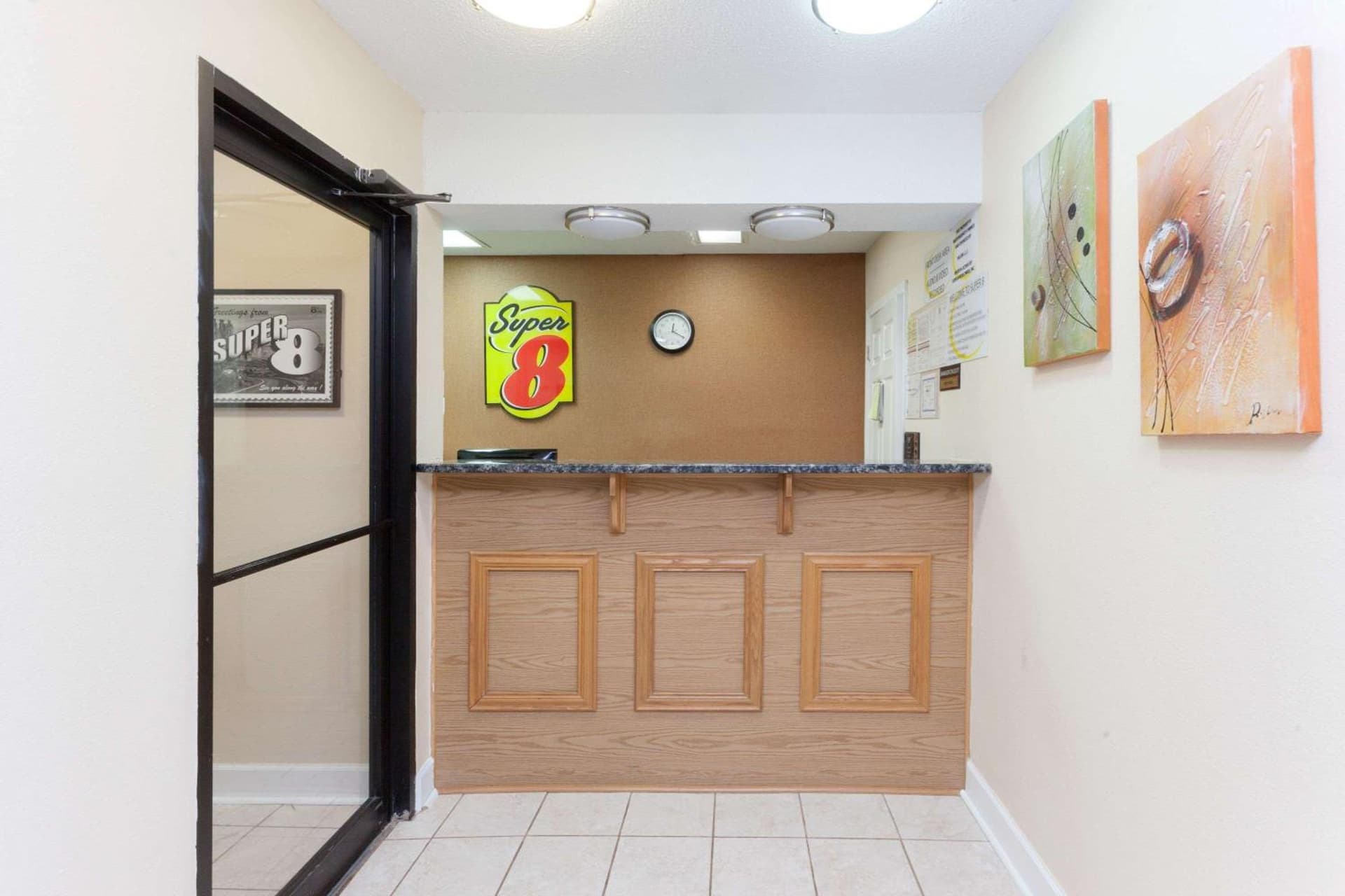 Super 8 by Wyndham Decatur/Dntn/Atlanta Area property views in Decatur, GA — gallery photo 3