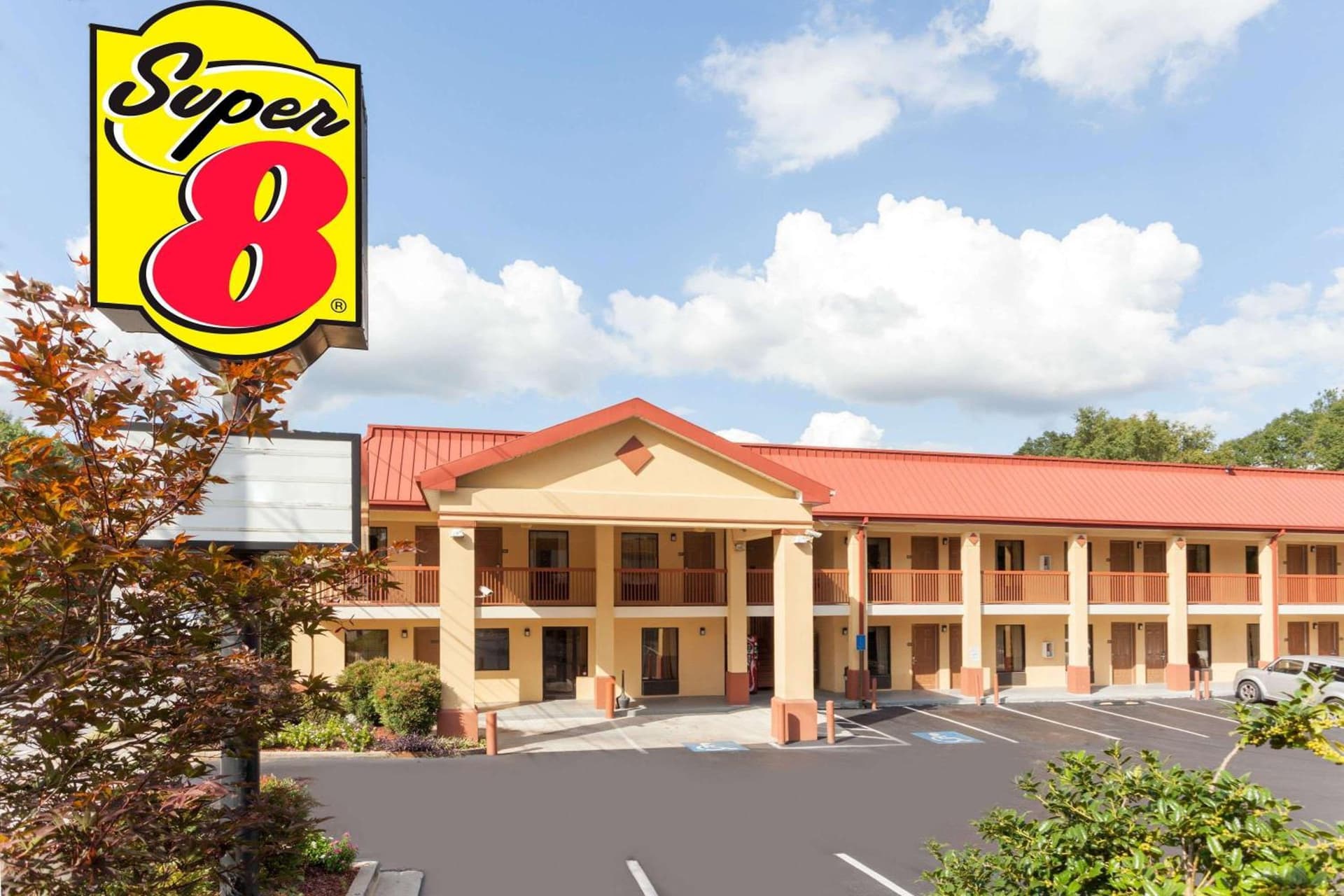 Super 8 by Wyndham Decatur/Dntn/Atlanta Area interior in Decatur, GA — gallery photo 2