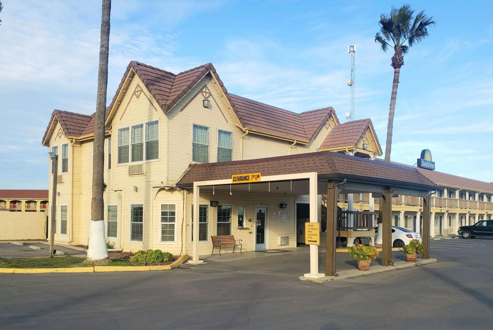 Days Inn by Wyndham Westley interior in Westley, CA — gallery photo 2