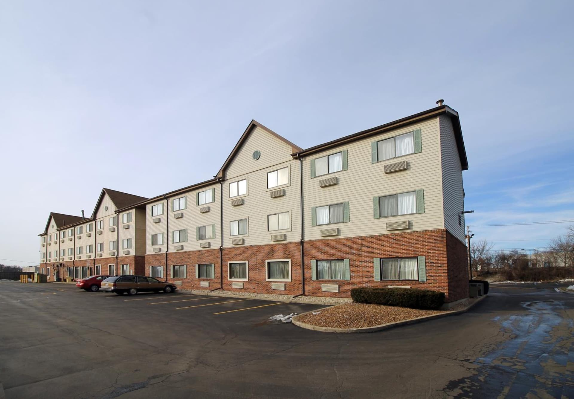 Geneva Motel featured exterior or lobby in Saint Charles, IL — similar hotel