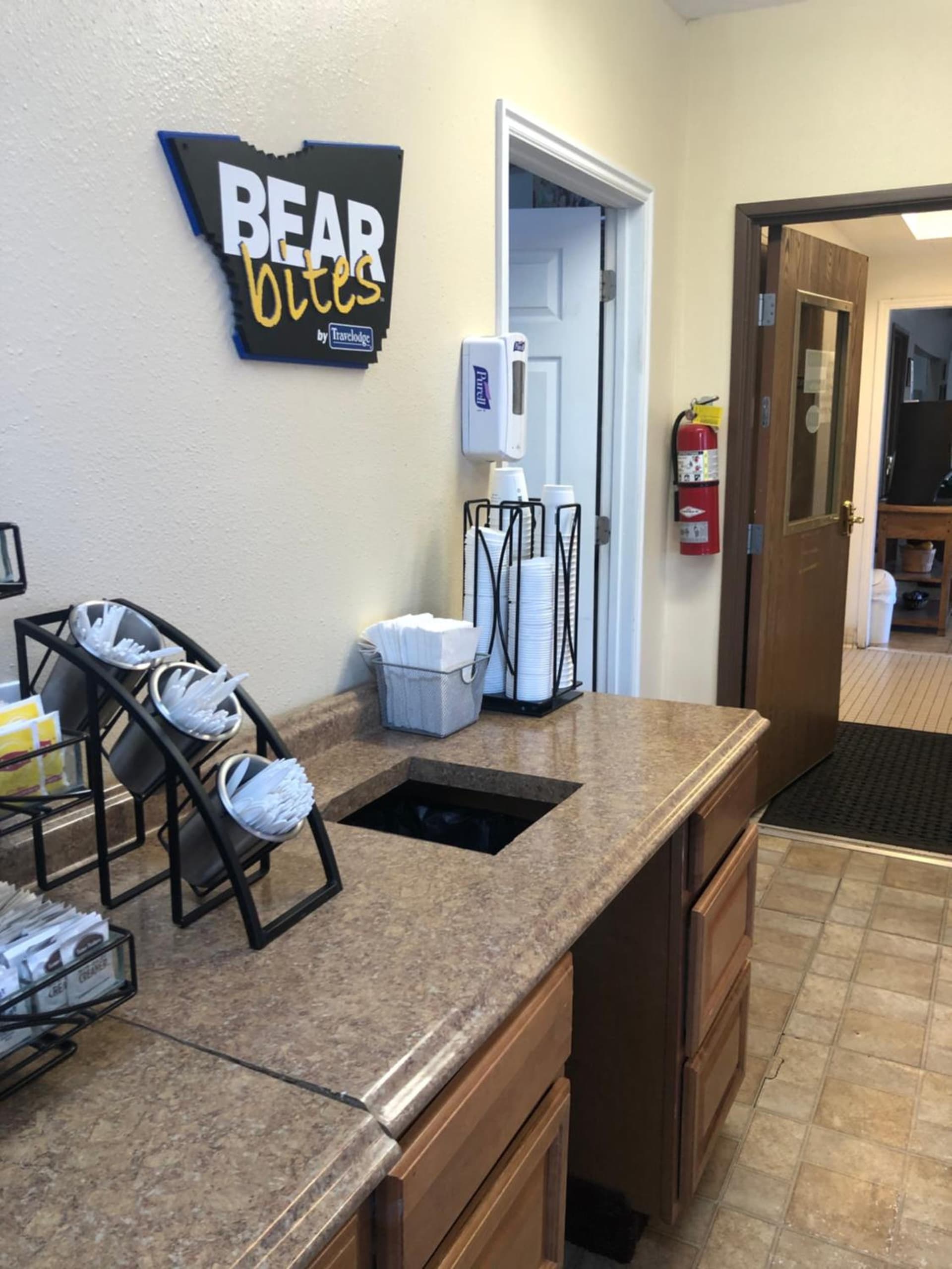 Travelodge by Wyndham Elko NV interior in Elko, NV — gallery photo 2