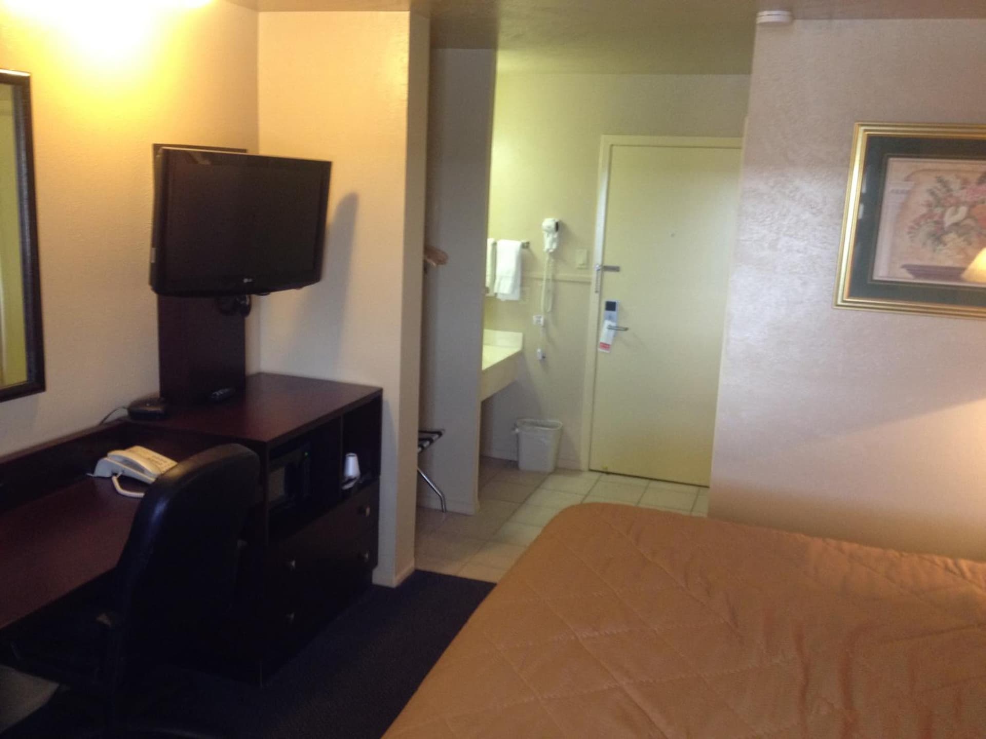 Colonial Inn Monahans TX interior in Monahans, TX — gallery photo 2