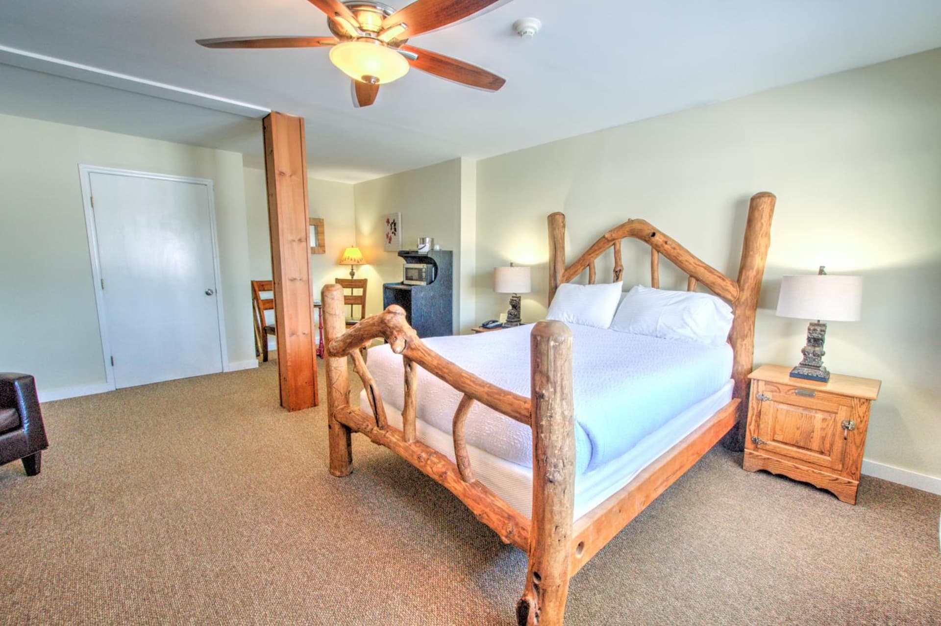 East Shore Lodging gallery photo in Hawley, PA — image 65