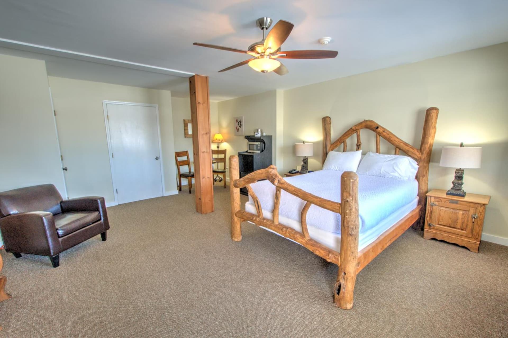 East Shore Lodging gallery photo in Hawley, PA — image 34
