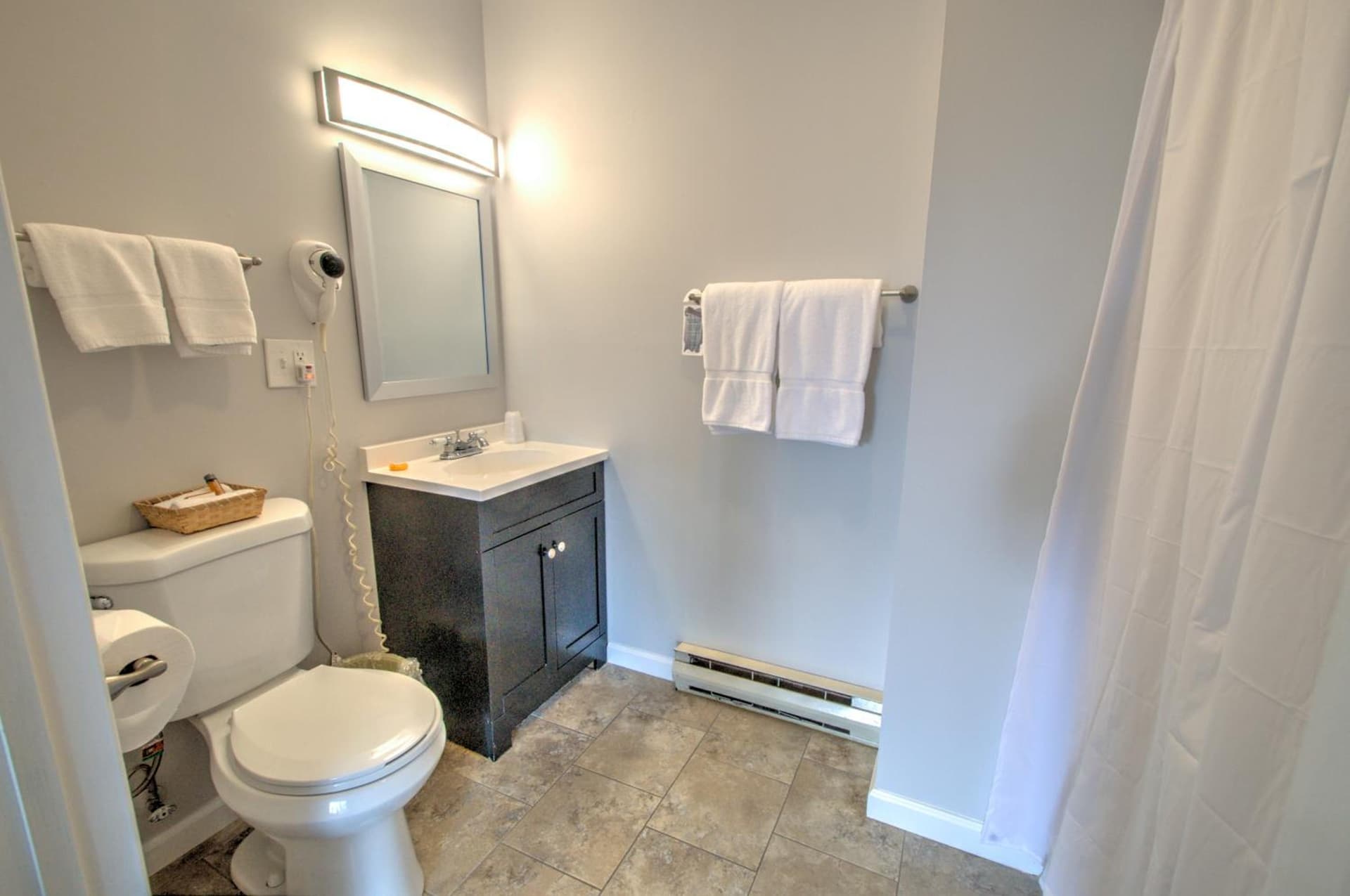 East Shore Lodging interior in Hawley, PA — gallery photo 2