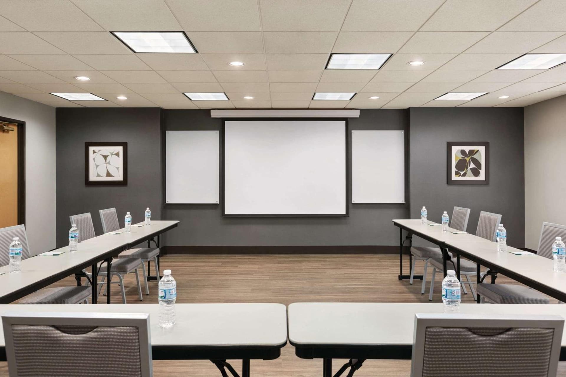 Wingate by Wyndham Cincinnati Blue Ash gallery photo in Blue Ash, OH — image 8
