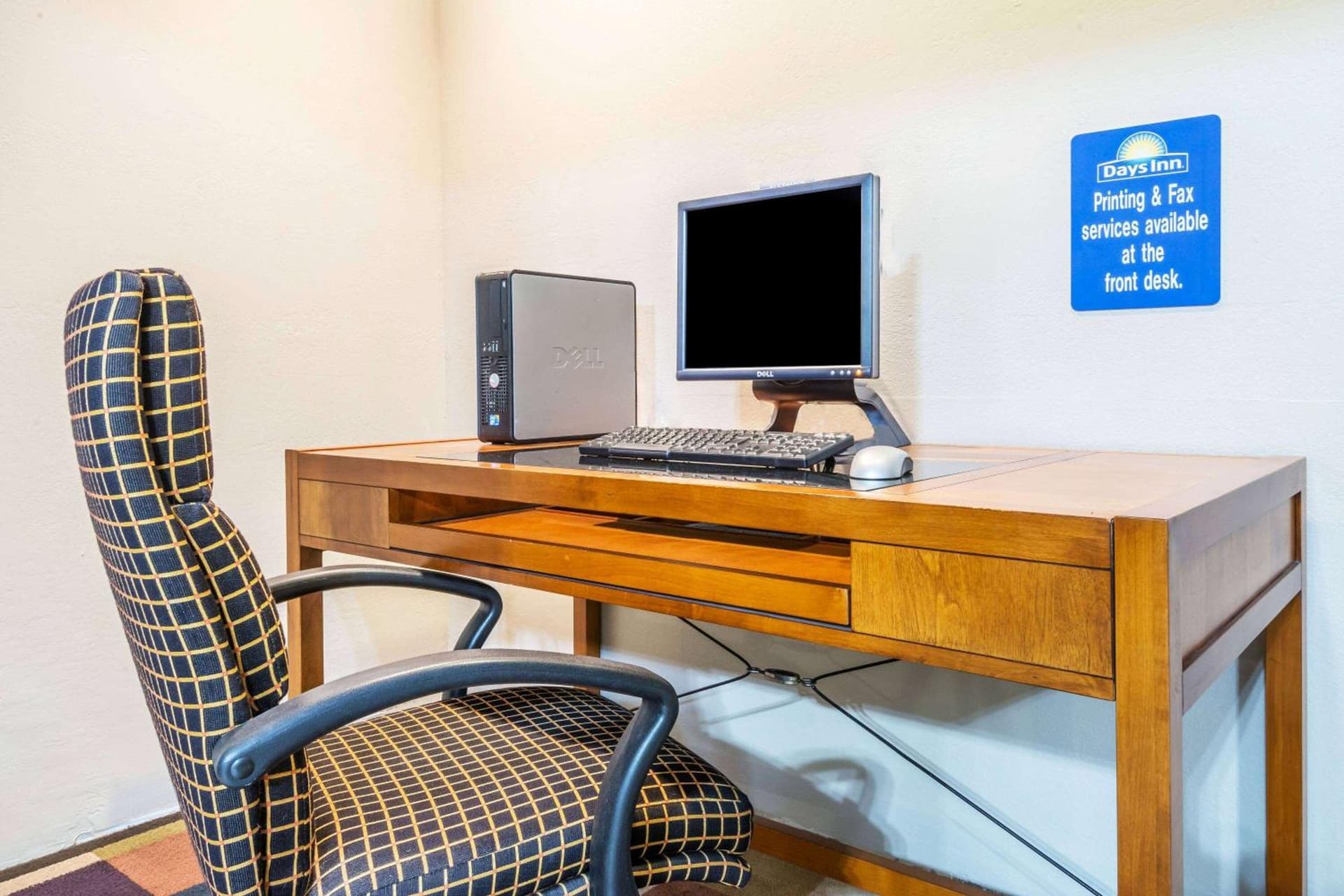 Days Inn by Wyndham Pueblo interior in Pueblo, CO — gallery photo 2