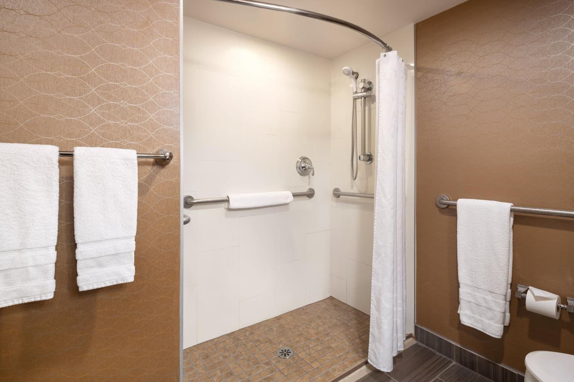 Wyndham Phoenix Airport - Tempe interior in Tempe, AZ — gallery photo 2