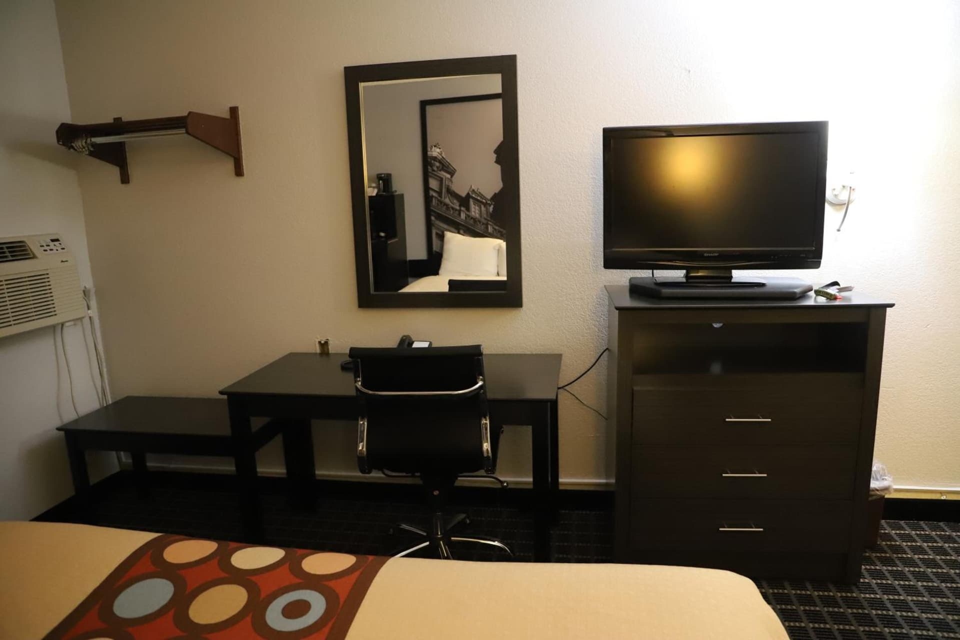 Super 8 by Wyndham Richmond Airport VA property views in Sandston, VA — gallery photo 3