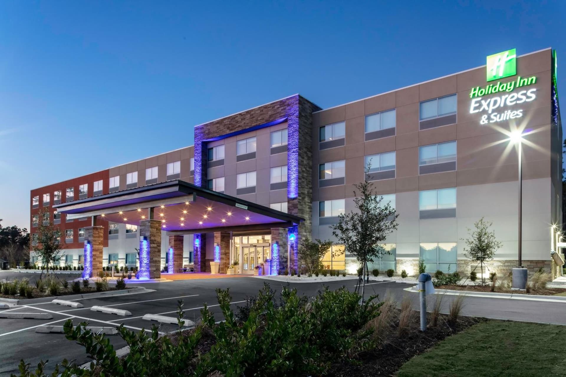 Holiday Inn Express & Suites Wilmington West - Medical Park by IHG featured exterior or lobby in Wilmington, NC — similar hotel