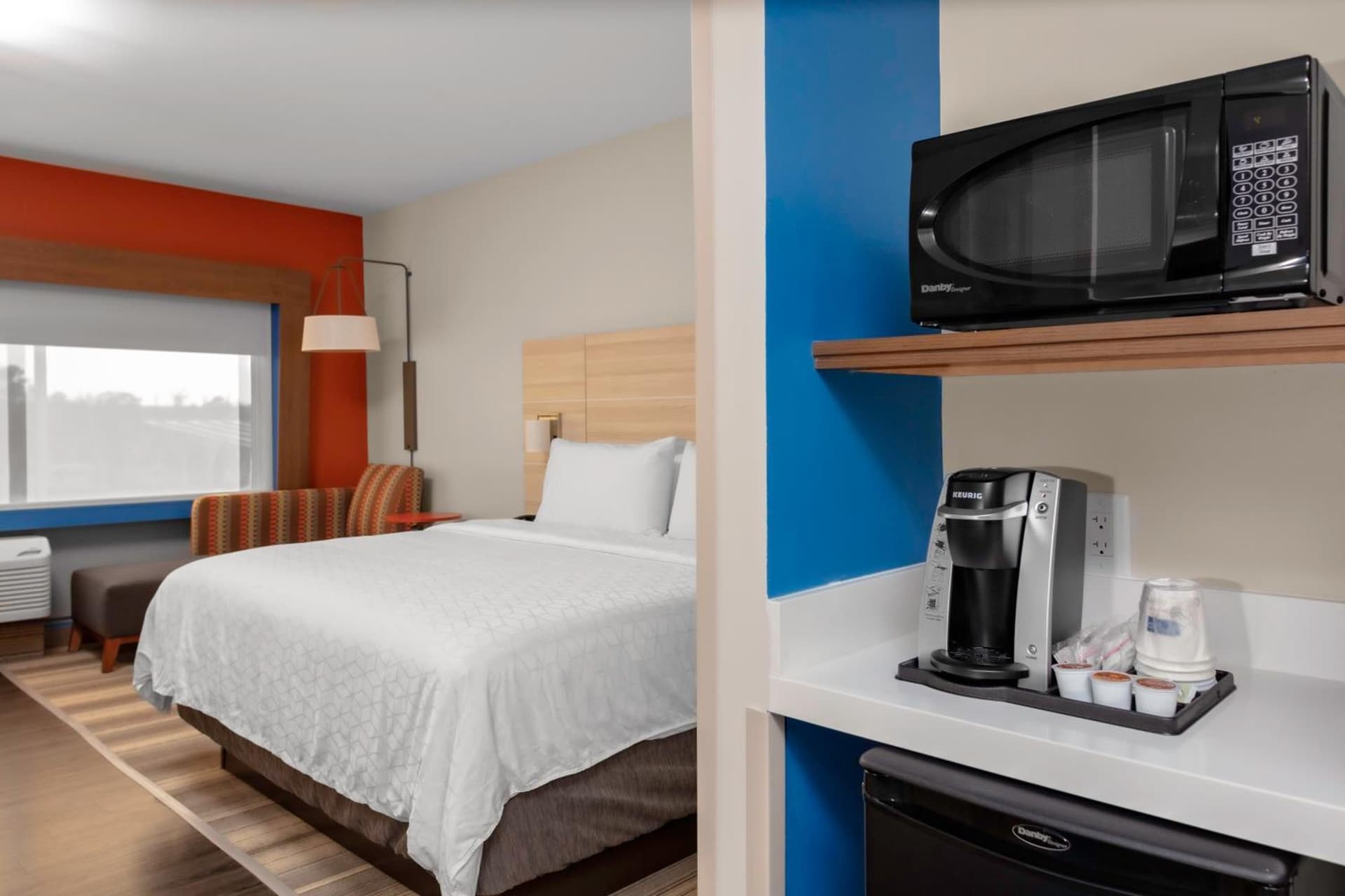 Holiday Inn Express & Suites Wilmington West - Medical Park by IHG gallery photo in Wilmington, NC — image 21