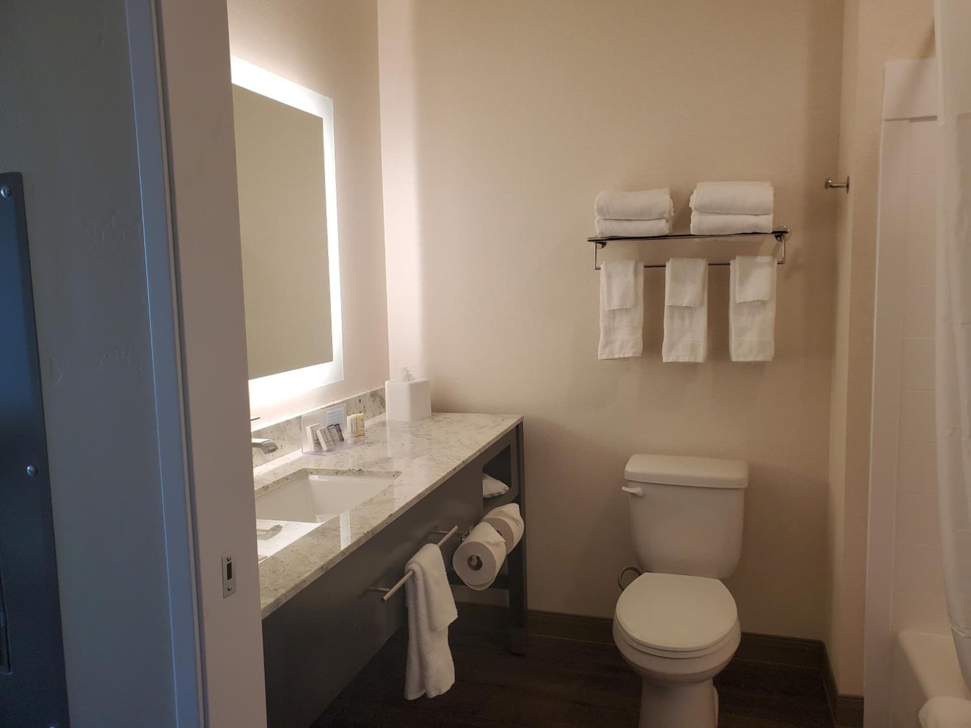 Simple Suites Boise Airport gallery photo in Boise, ID — image 14