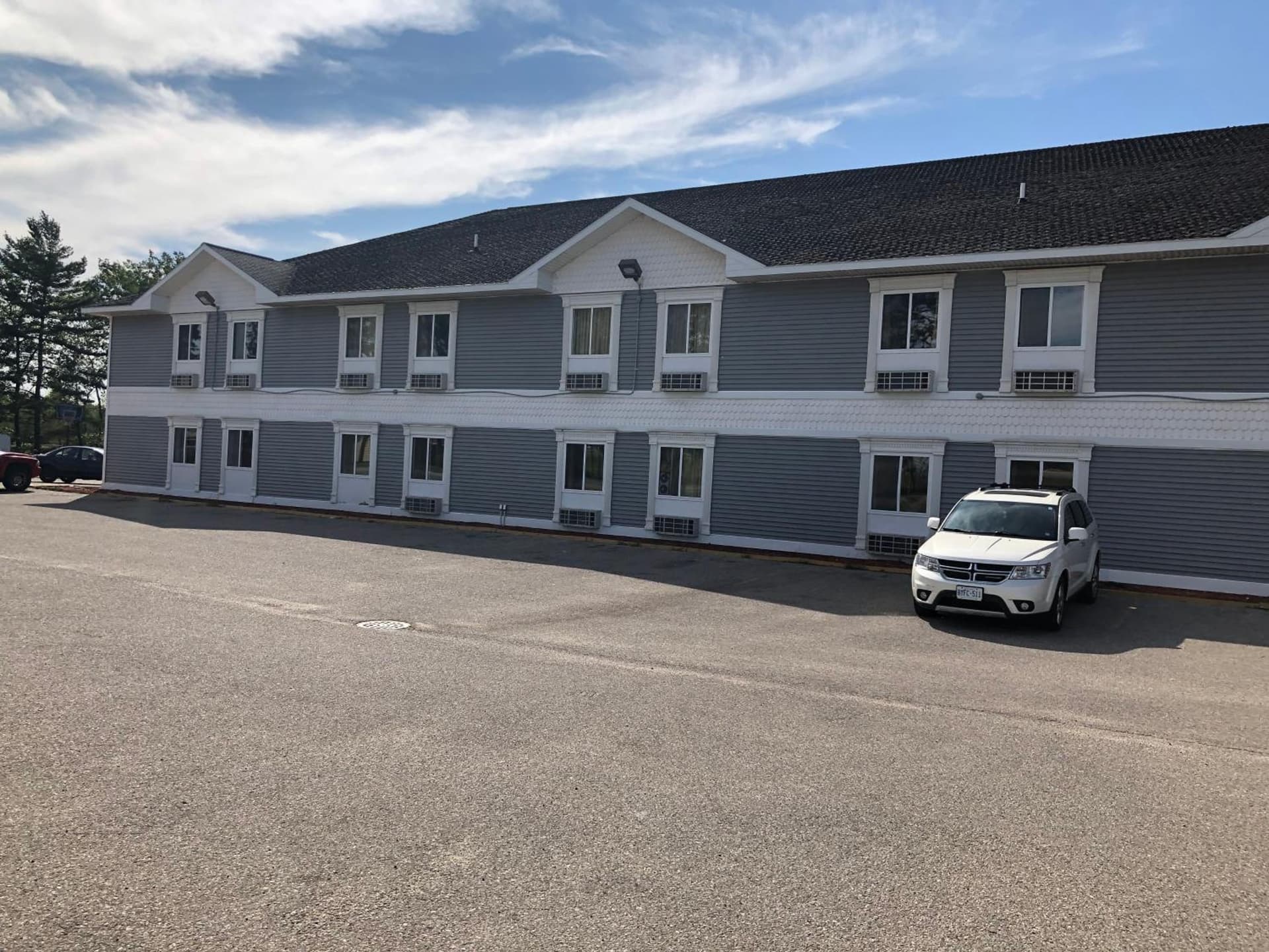 Americas Best Value Inn - Gaylord interior in Gaylord, MI — gallery photo 2