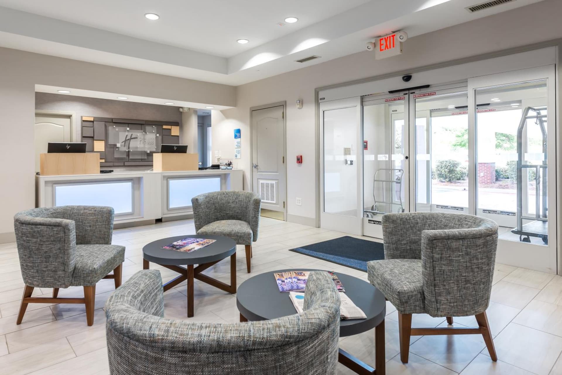 Holiday Inn Express Hotel & Suites Lagrange I-85 by IHG interior in LaGrange, GA — gallery photo 2