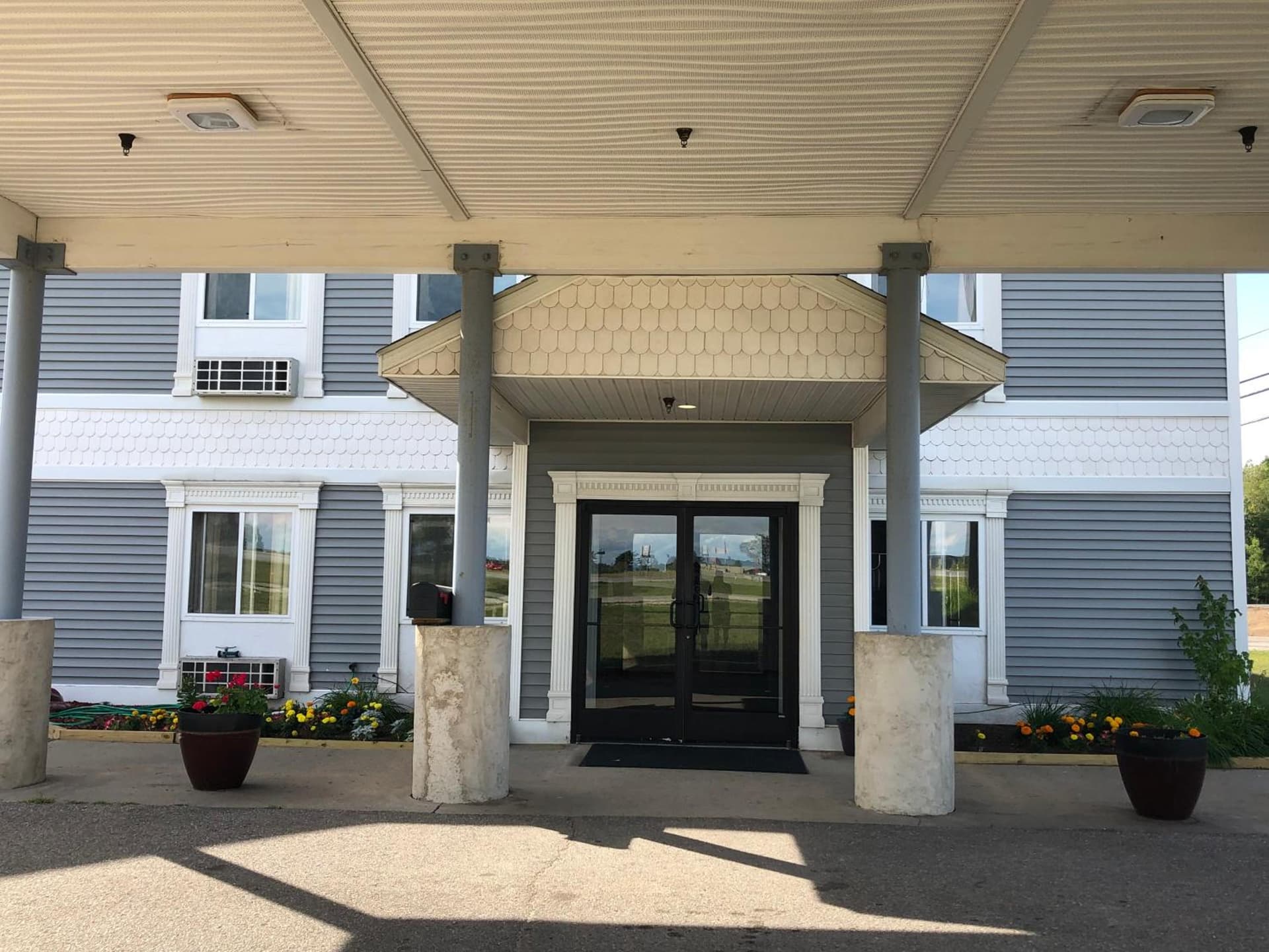 Americas Best Value Inn - Gaylord property views in Gaylord, MI — gallery photo 3