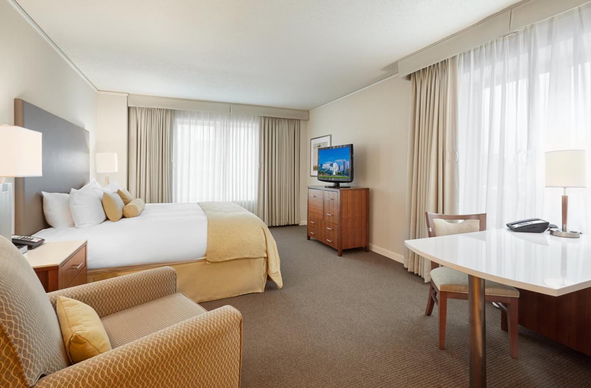 InterContinental Suites Hotel Cleveland by IHG gallery photo in Cleveland, OH — image 14
