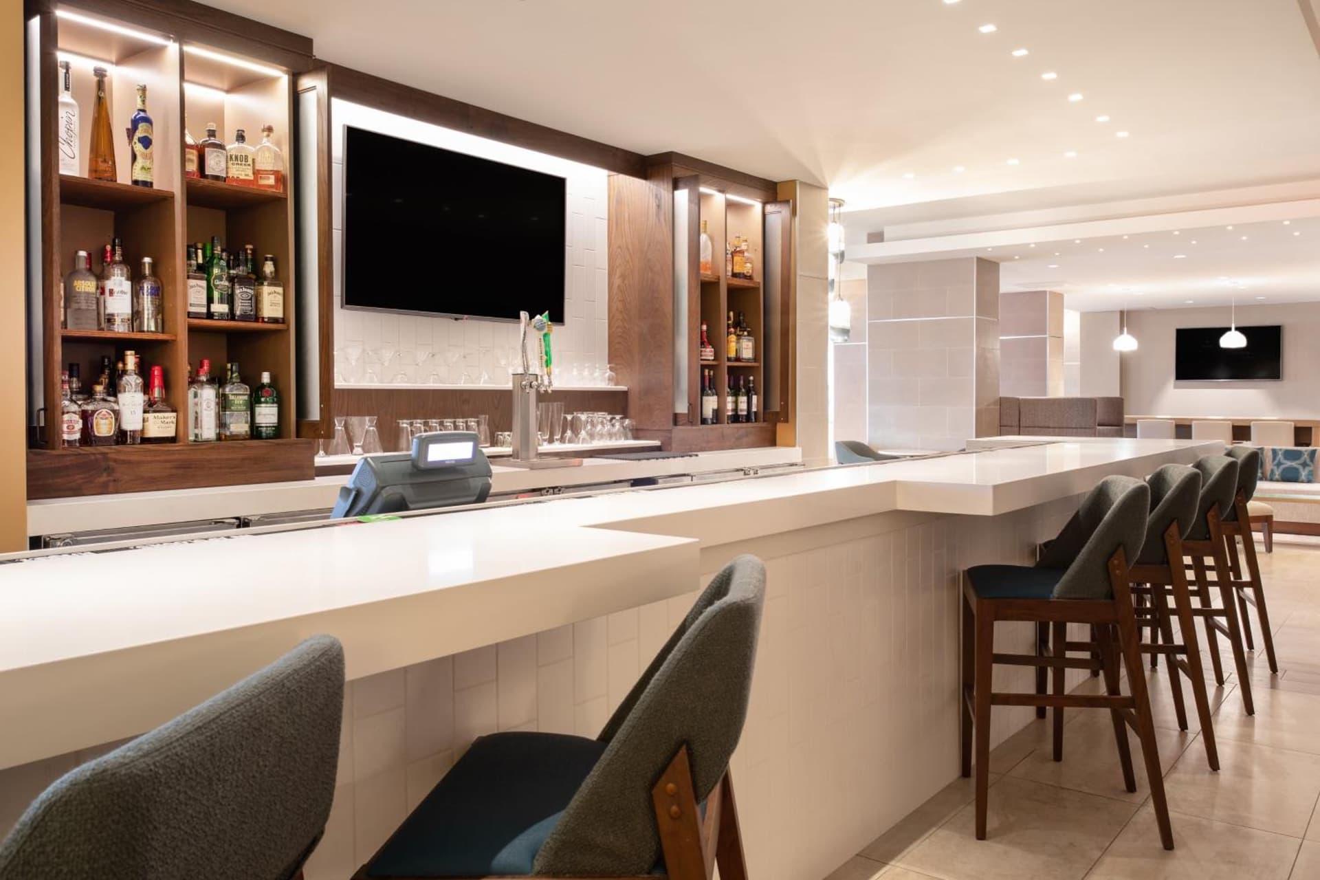 Holiday Inn Los Angeles - LAX Airport by IHG property views in Los Angeles, CA — gallery photo 3
